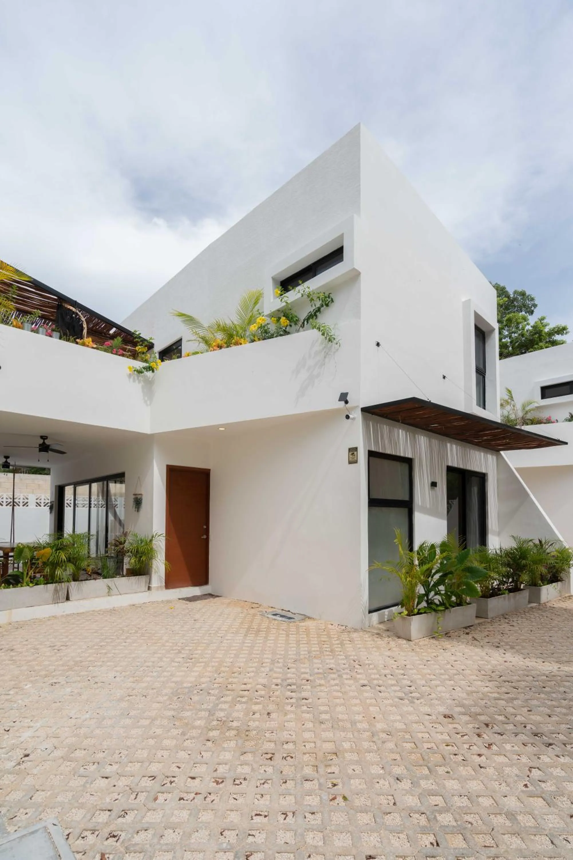 Property building in Tulum Cozy 3 Bedrooms Townhome-Centrally Located-Gated-WIFI