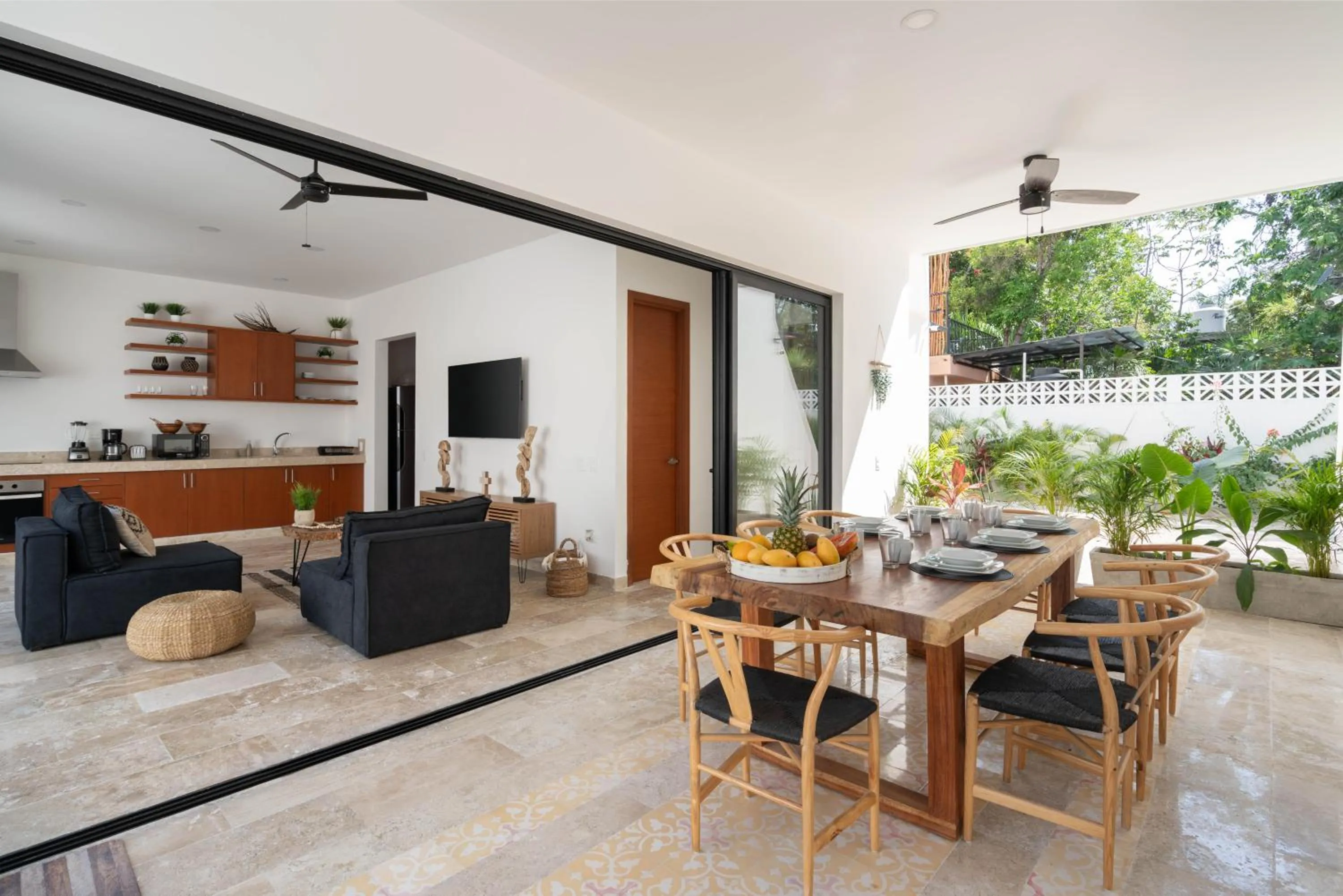 Dining area in Tulum Cozy 3 Bedrooms Townhome-Centrally Located-Gated-WIFI