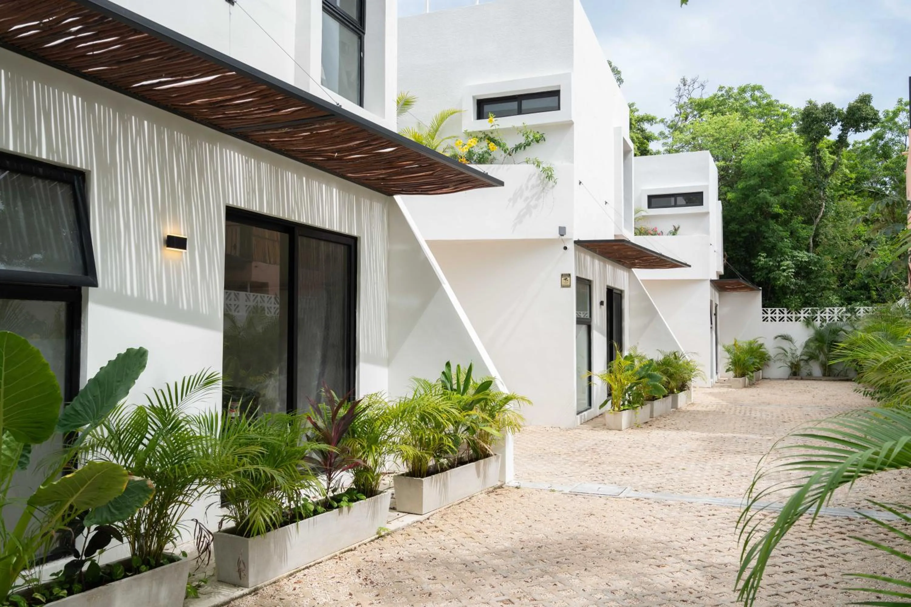 Property building in Tulum Cozy 3 Bedrooms Townhome-Centrally Located-Gated-WIFI