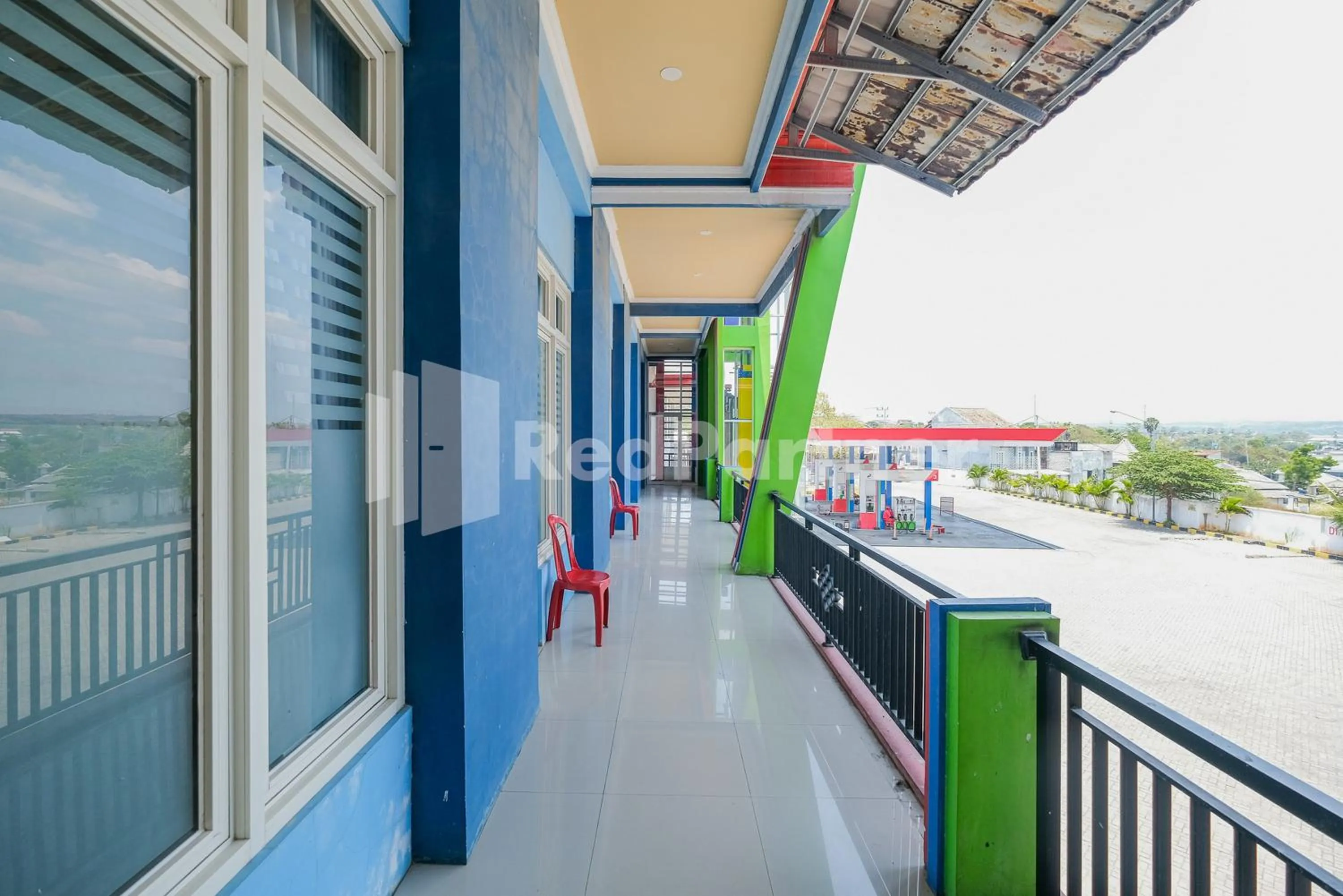 Property building in Grand Kencana Guesthouse Syariah near Wisata Bahari Lamongan