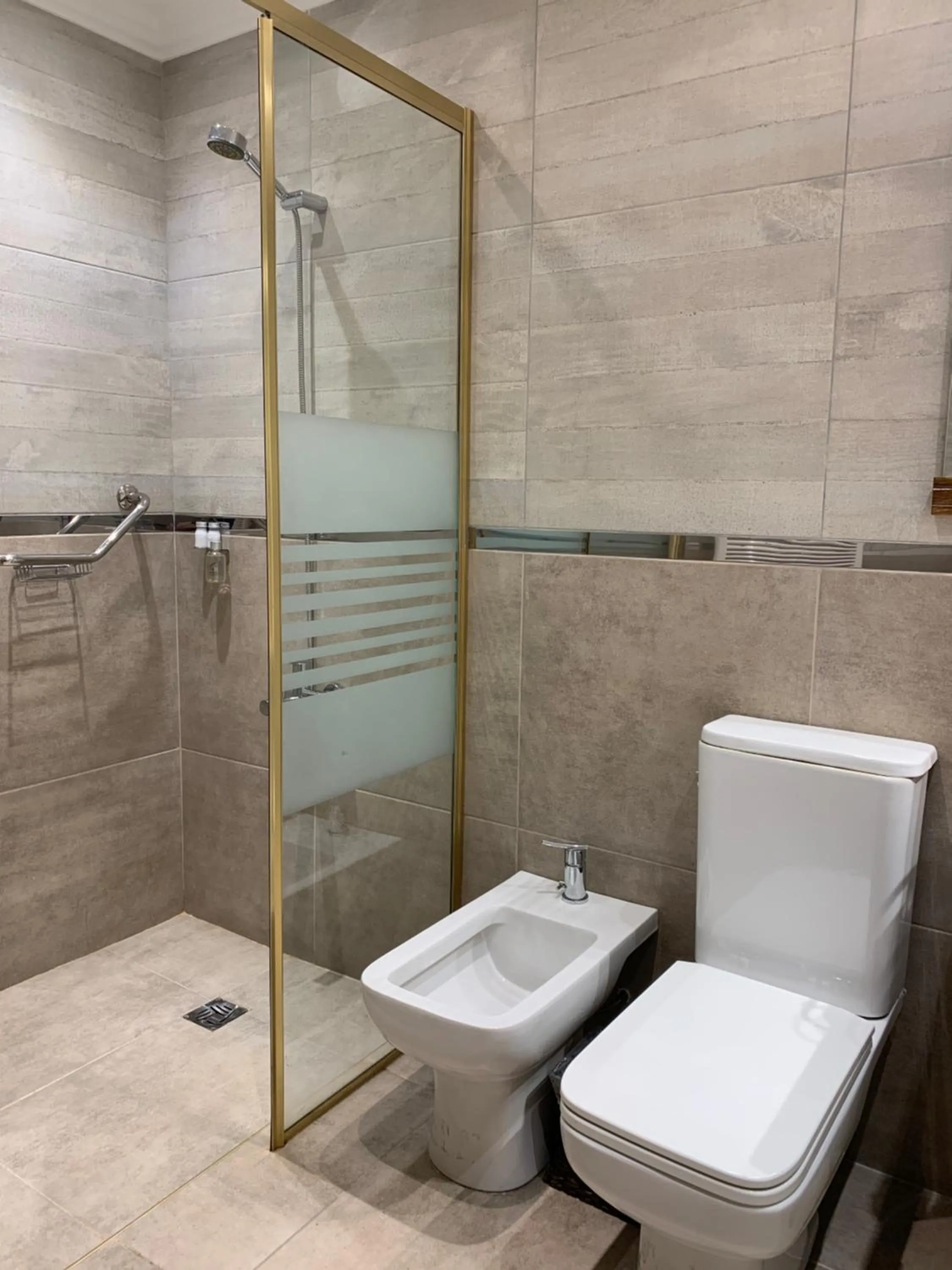 Bathroom in Chalten Suites Hotel