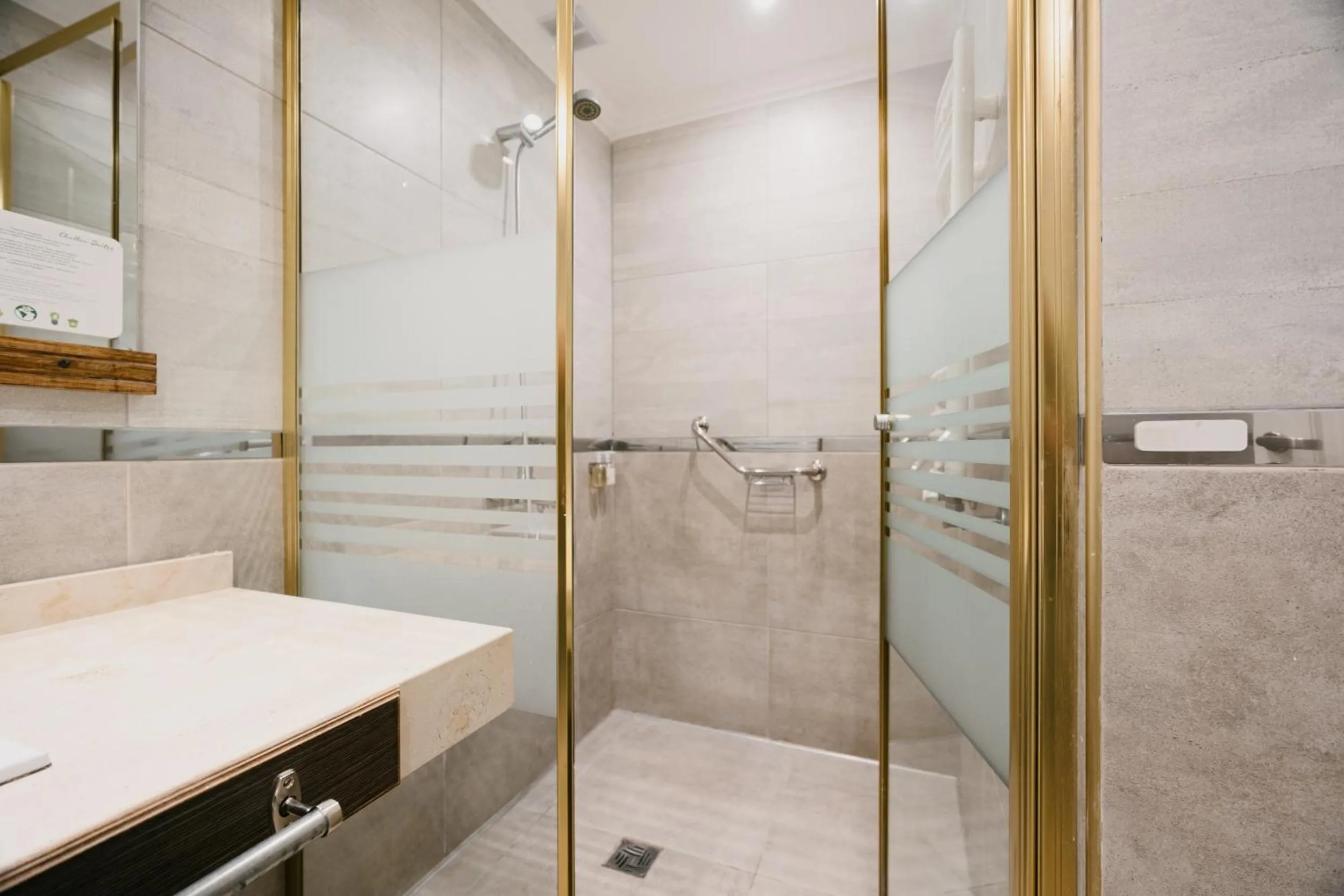 Bathroom in Chalten Suites Hotel