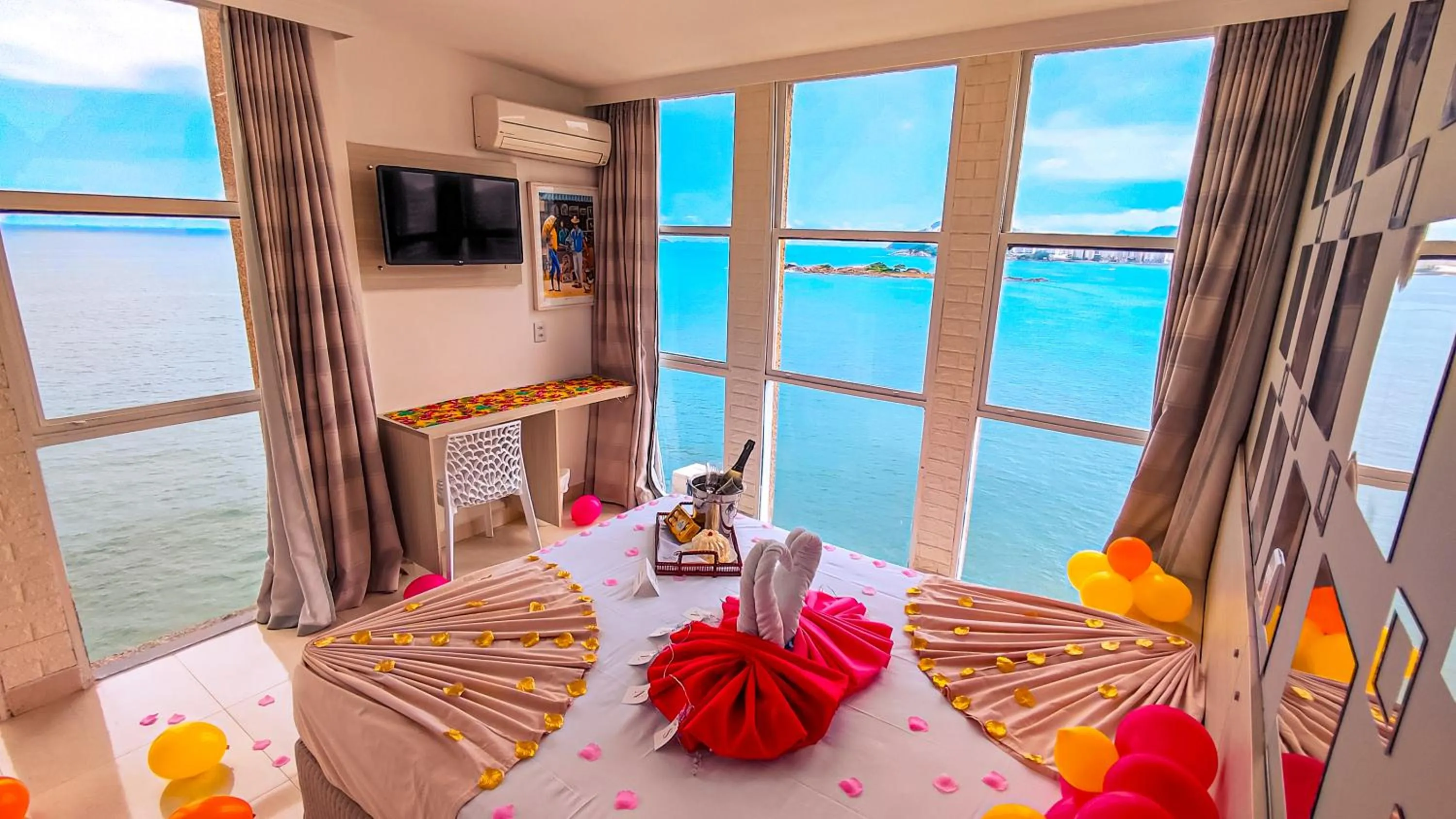 View (from property/room) in Grand Hotel Guarujá - A sua Melhor Experiência Beira Mar na Praia!