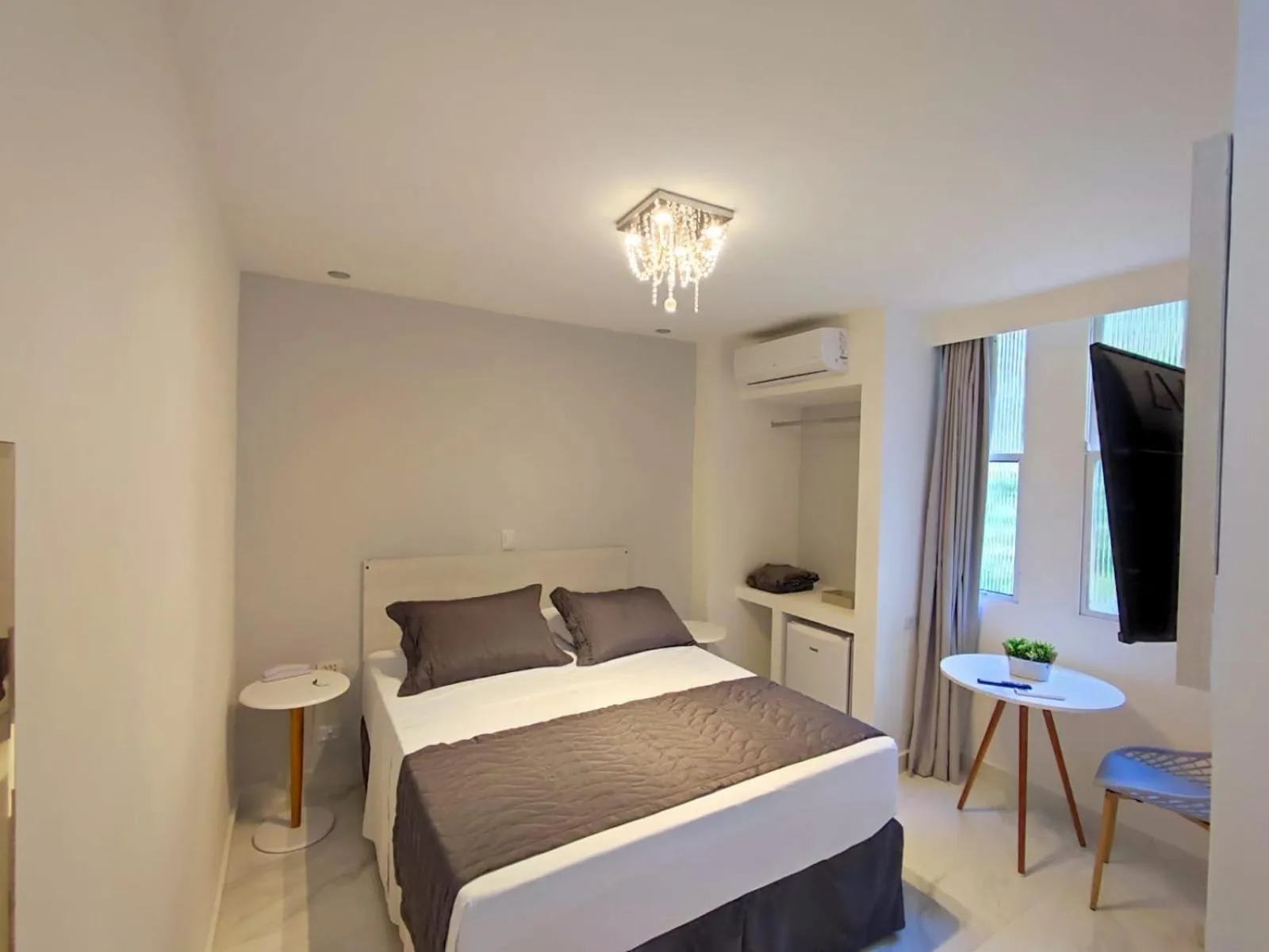 Bed in Grand Hotel Guarujá - A sua Melhor Experiência Beira Mar na Praia!