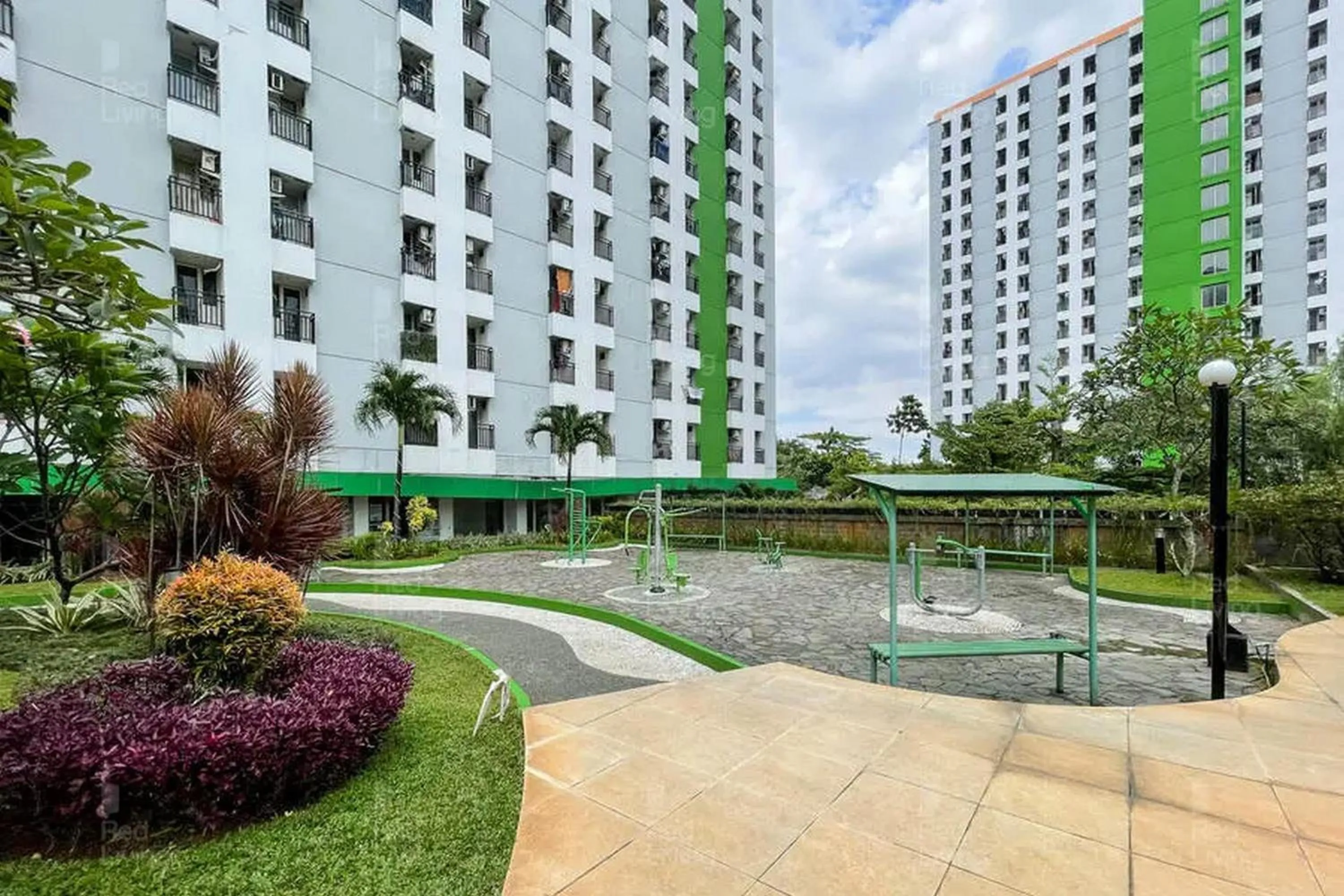 Property building in RedLiving Apartemen Green Lake View Ciputat - Hanna Property Tower B