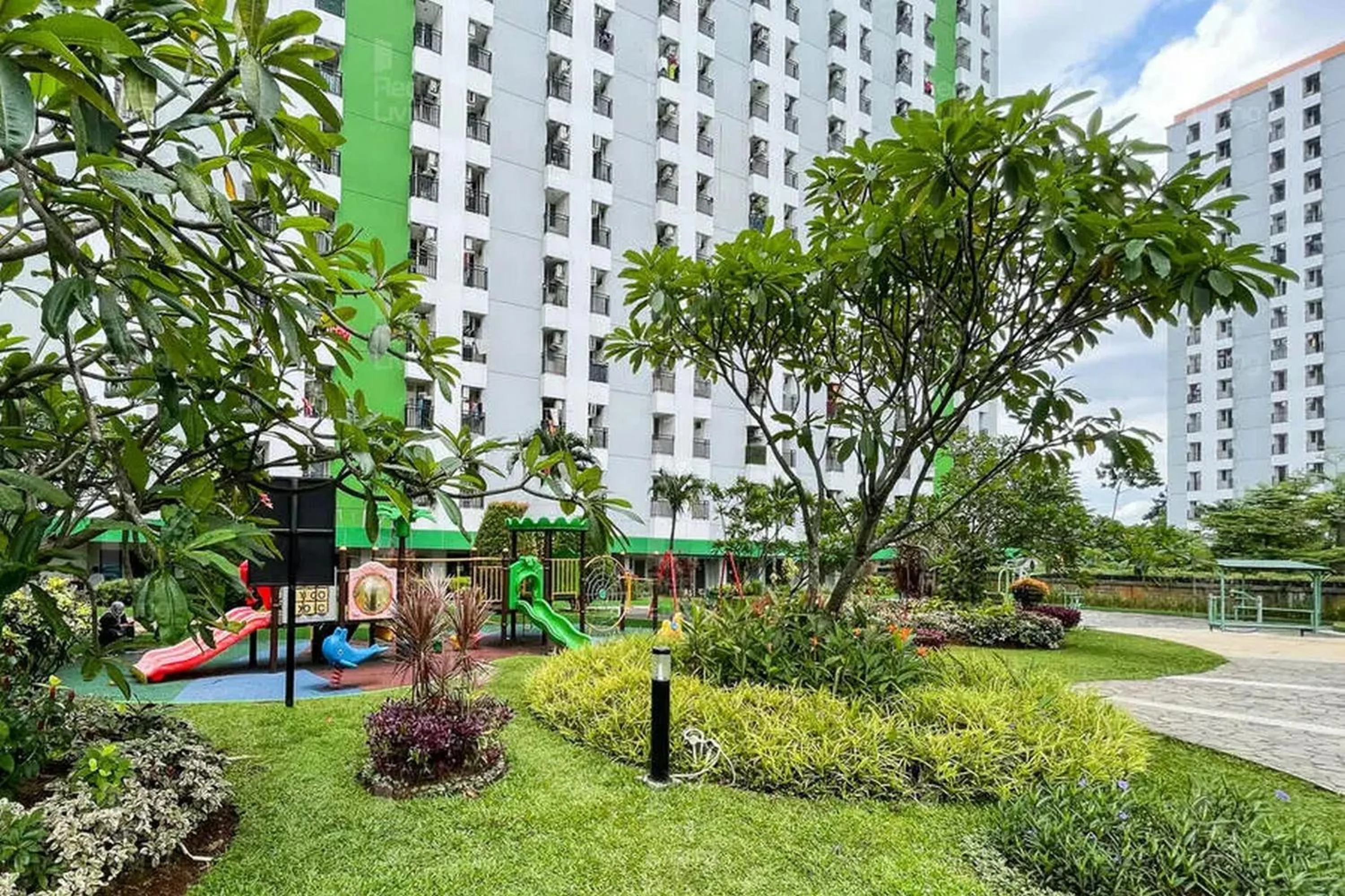 Property building in RedLiving Apartemen Green Lake View Ciputat - Hanna Property Tower B