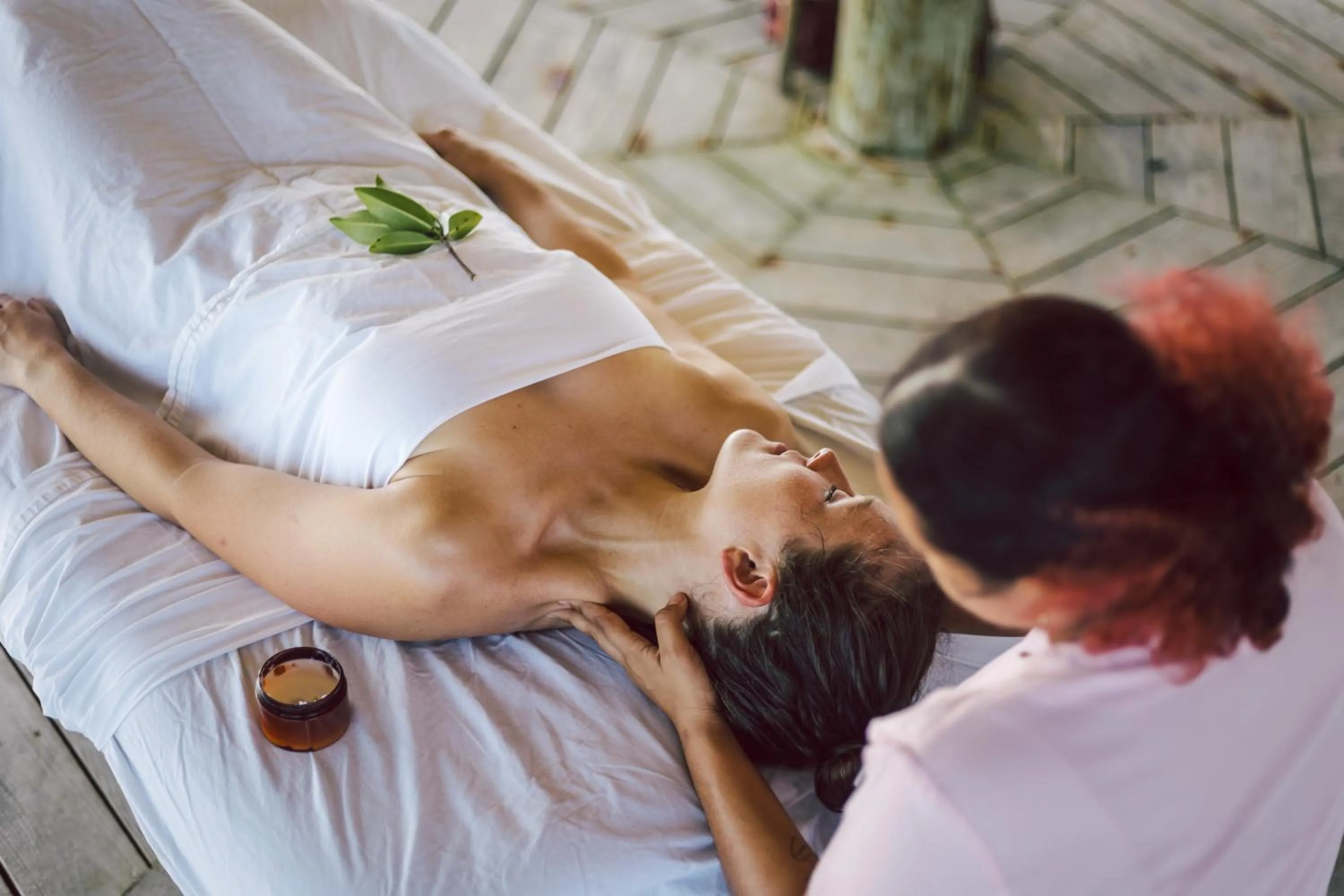 Massage in Thatch Caye Resort a Muy'Ono Resort