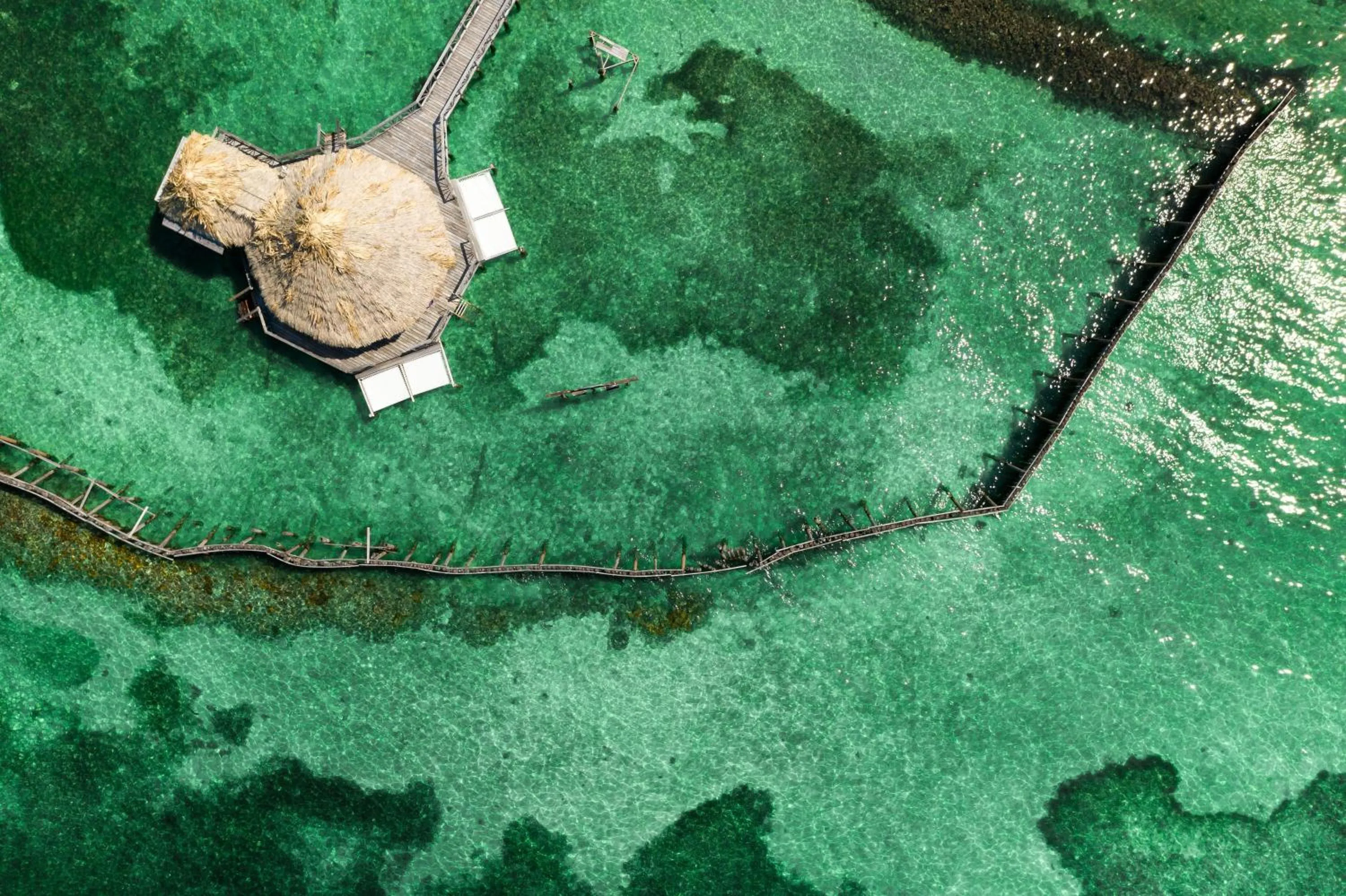 Patio in Thatch Caye Resort a Muy'Ono Resort