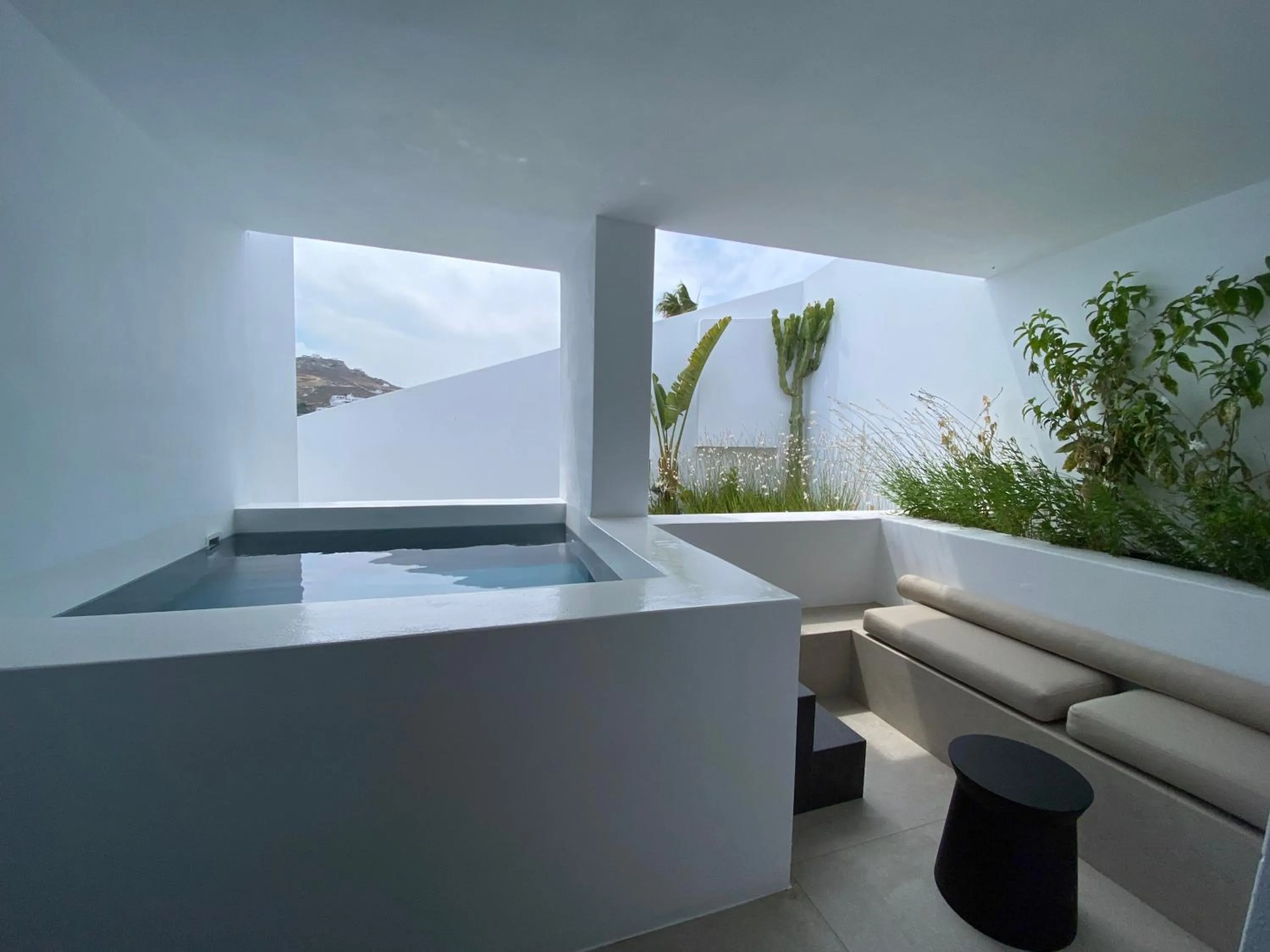 Balcony/Terrace in CUBIC Mykonos Seafront Design Suites