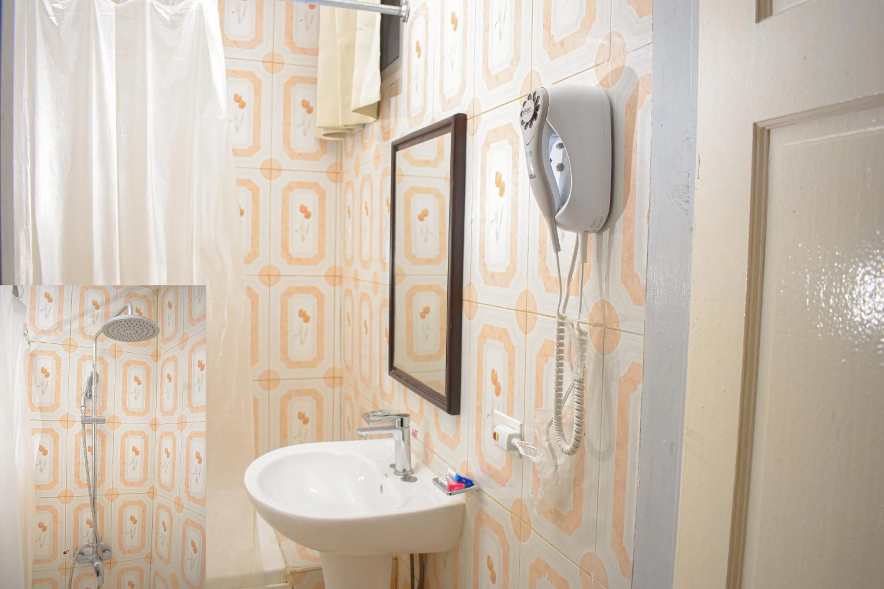 Toilet in La Pepiniere Hotel