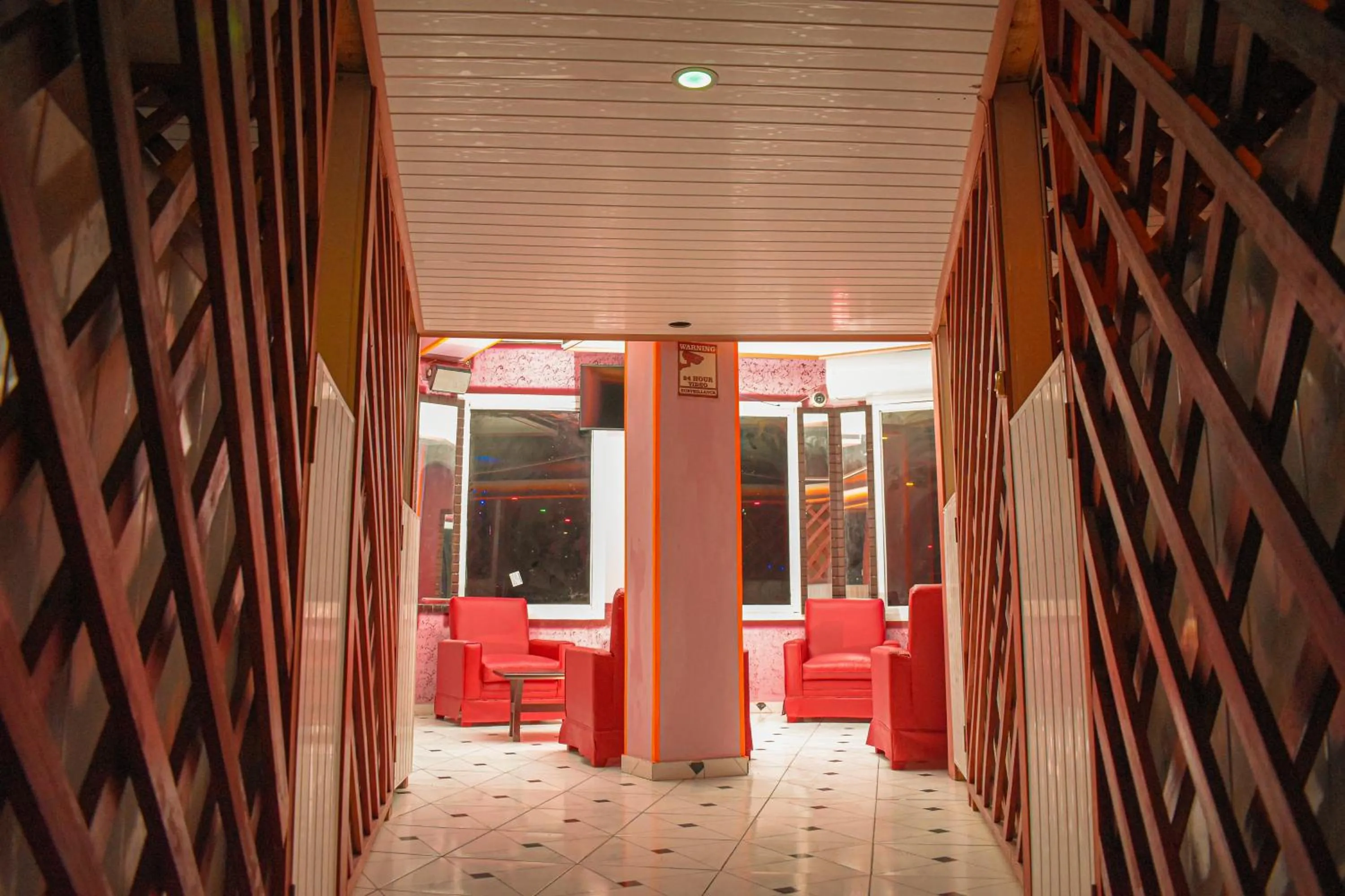 Facade/entrance in La Pepiniere Hotel