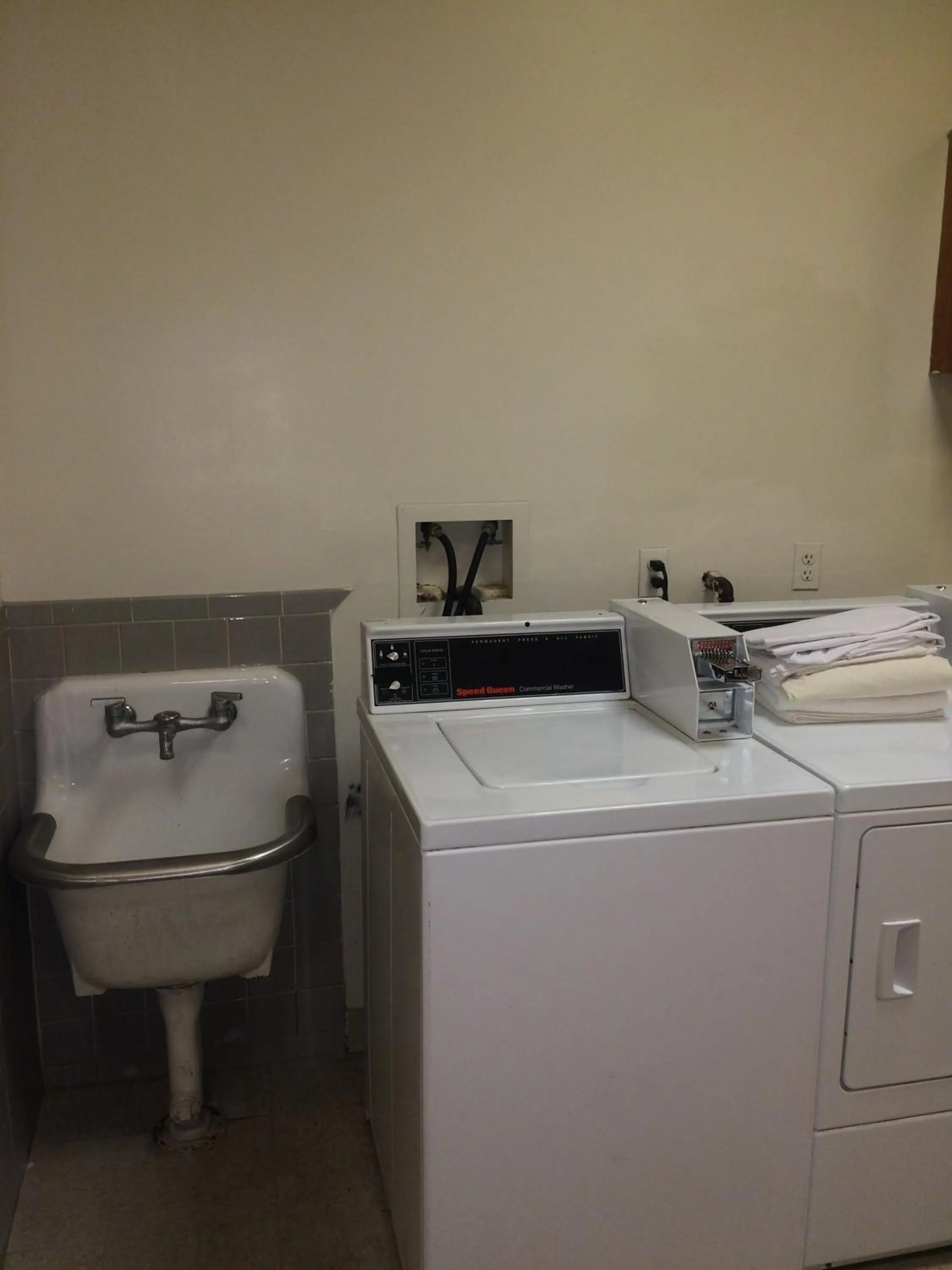 Area and facilities in DC International Hostel 1