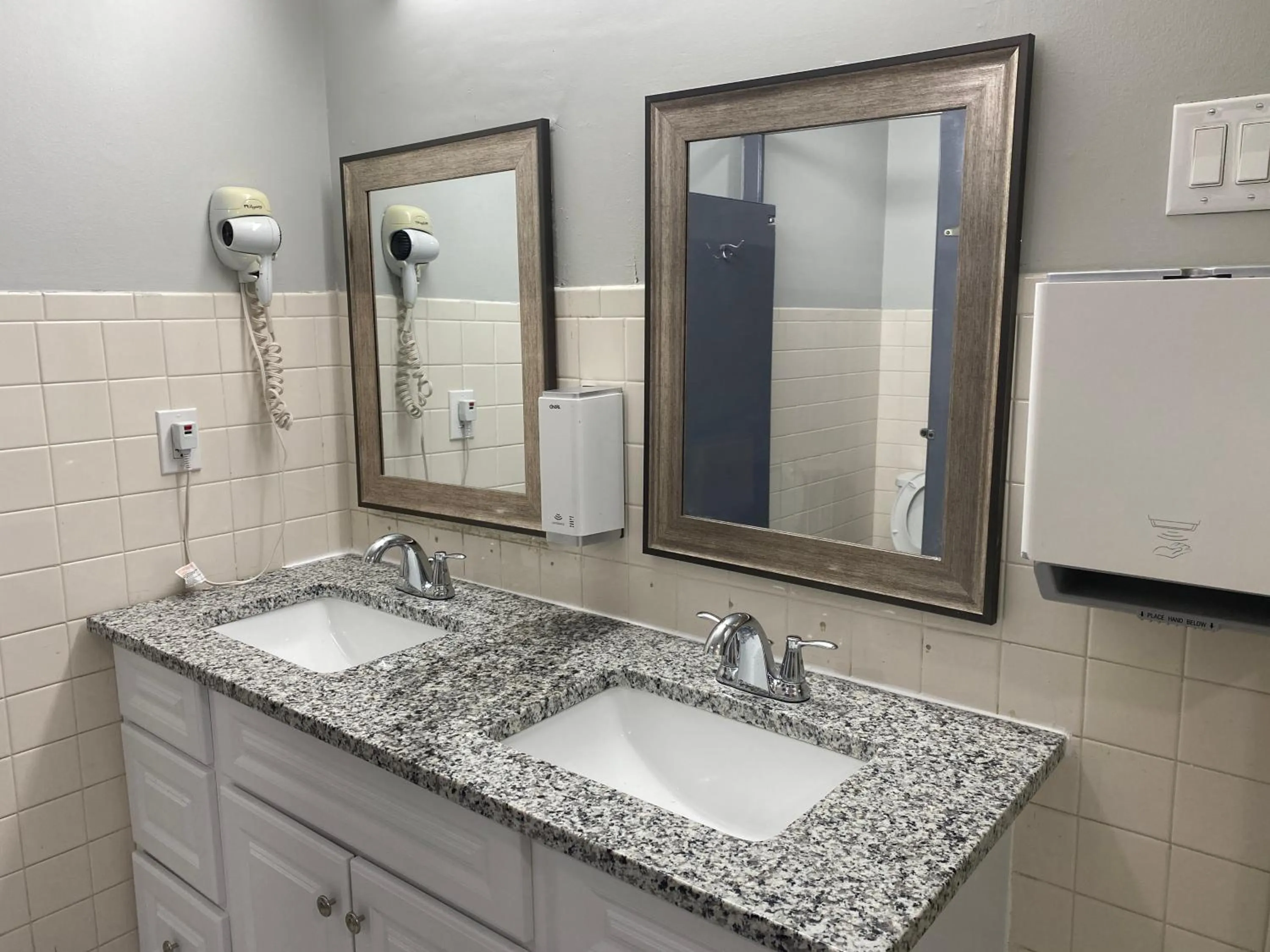 Bathroom in DC International Hostel 1