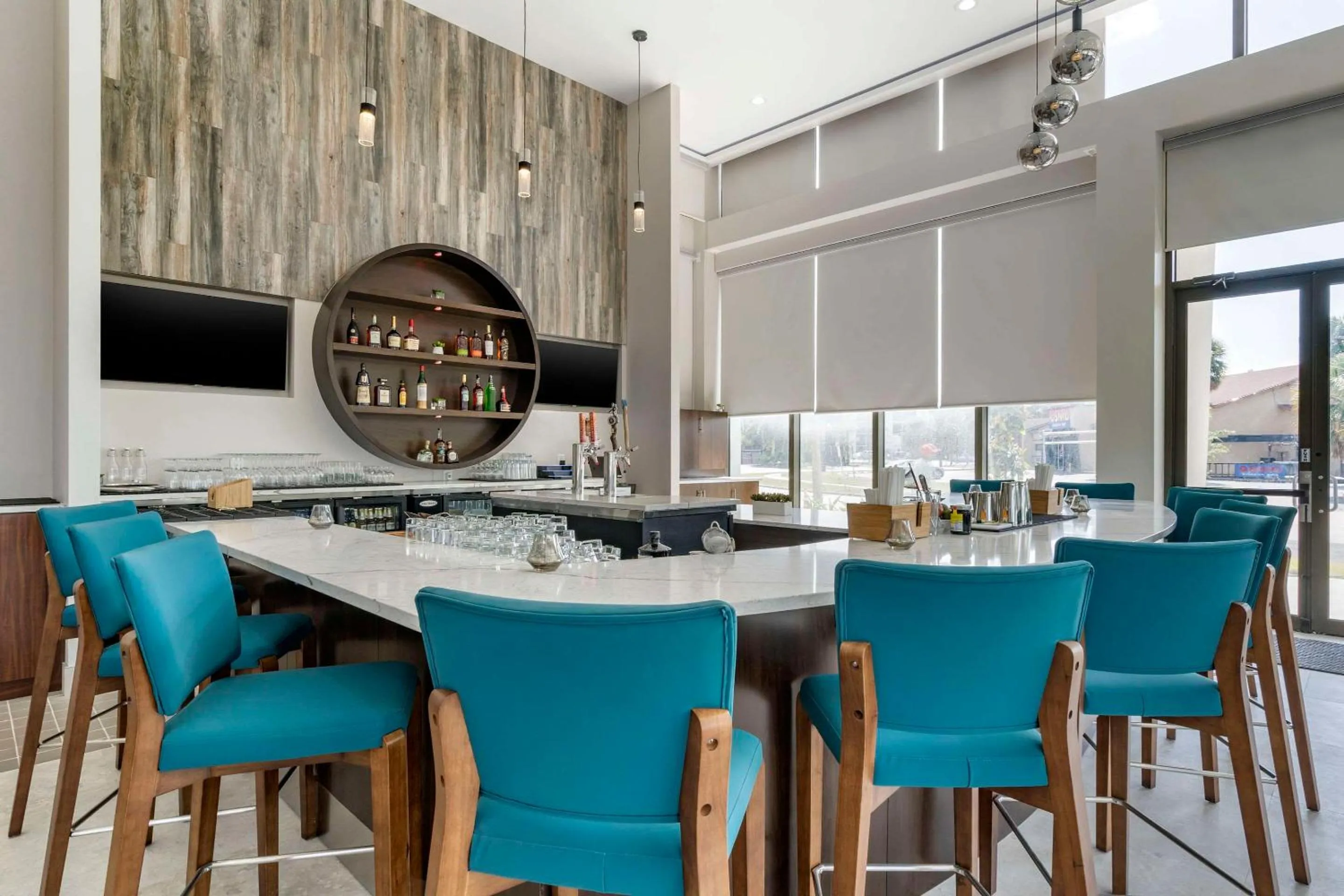 Restaurant/places to eat in Cambria Hotel Orlando near Universal Theme Parks