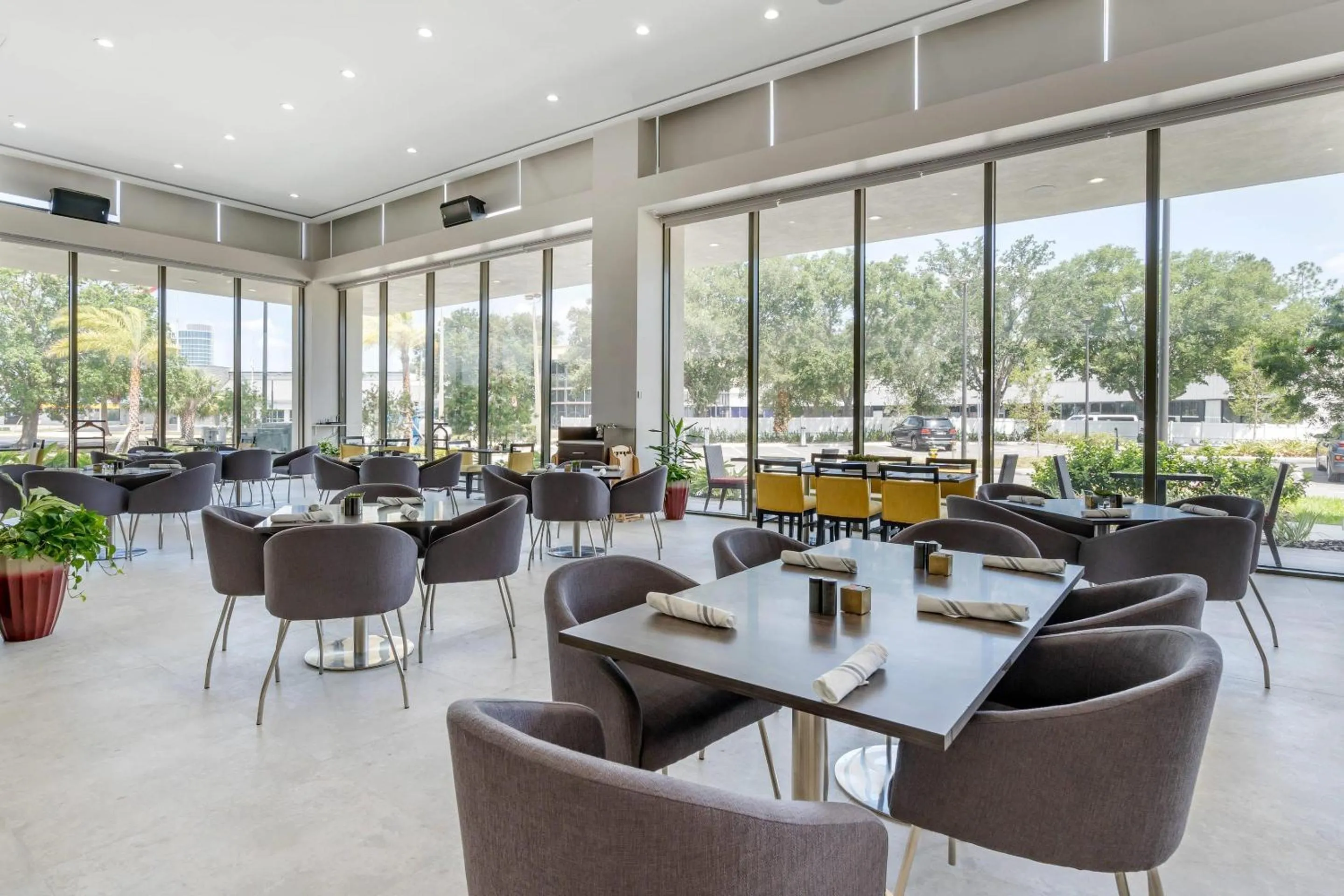 Restaurant/places to eat in Cambria Hotel Orlando near Universal Theme Parks