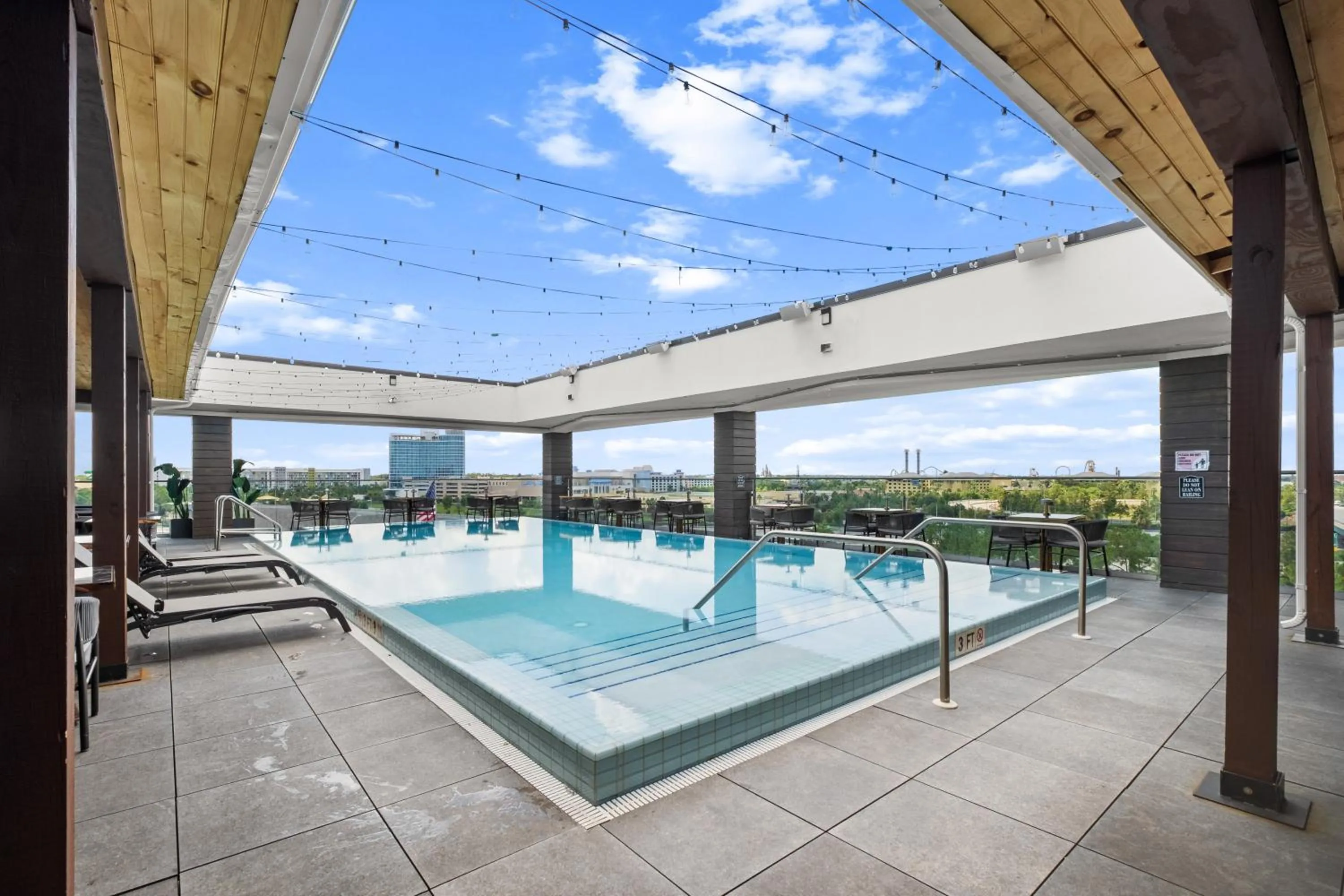 Swimming pool in Cambria Hotel Orlando near Universal Theme Parks