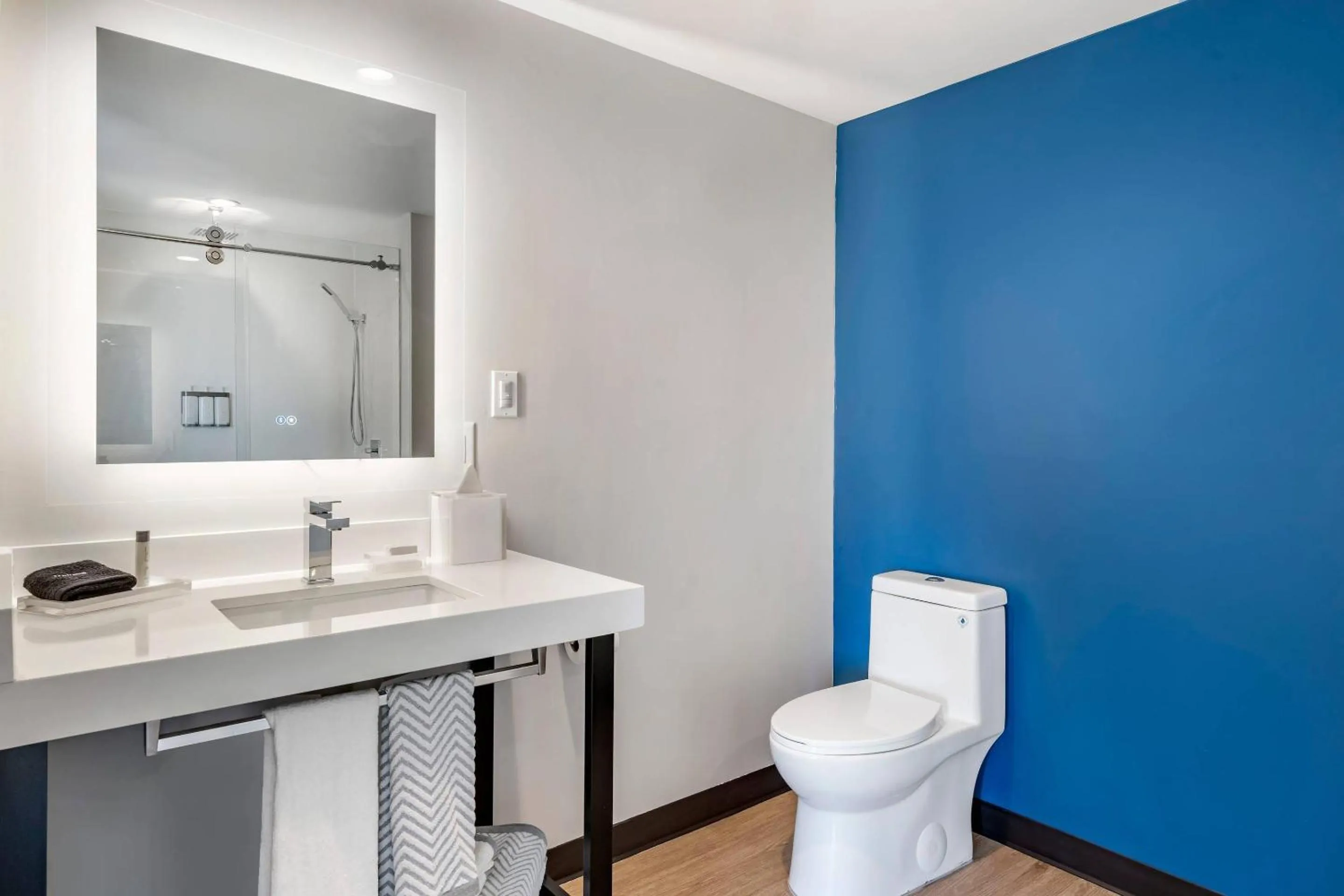 Bedroom in Cambria Hotel Orlando near Universal Theme Parks