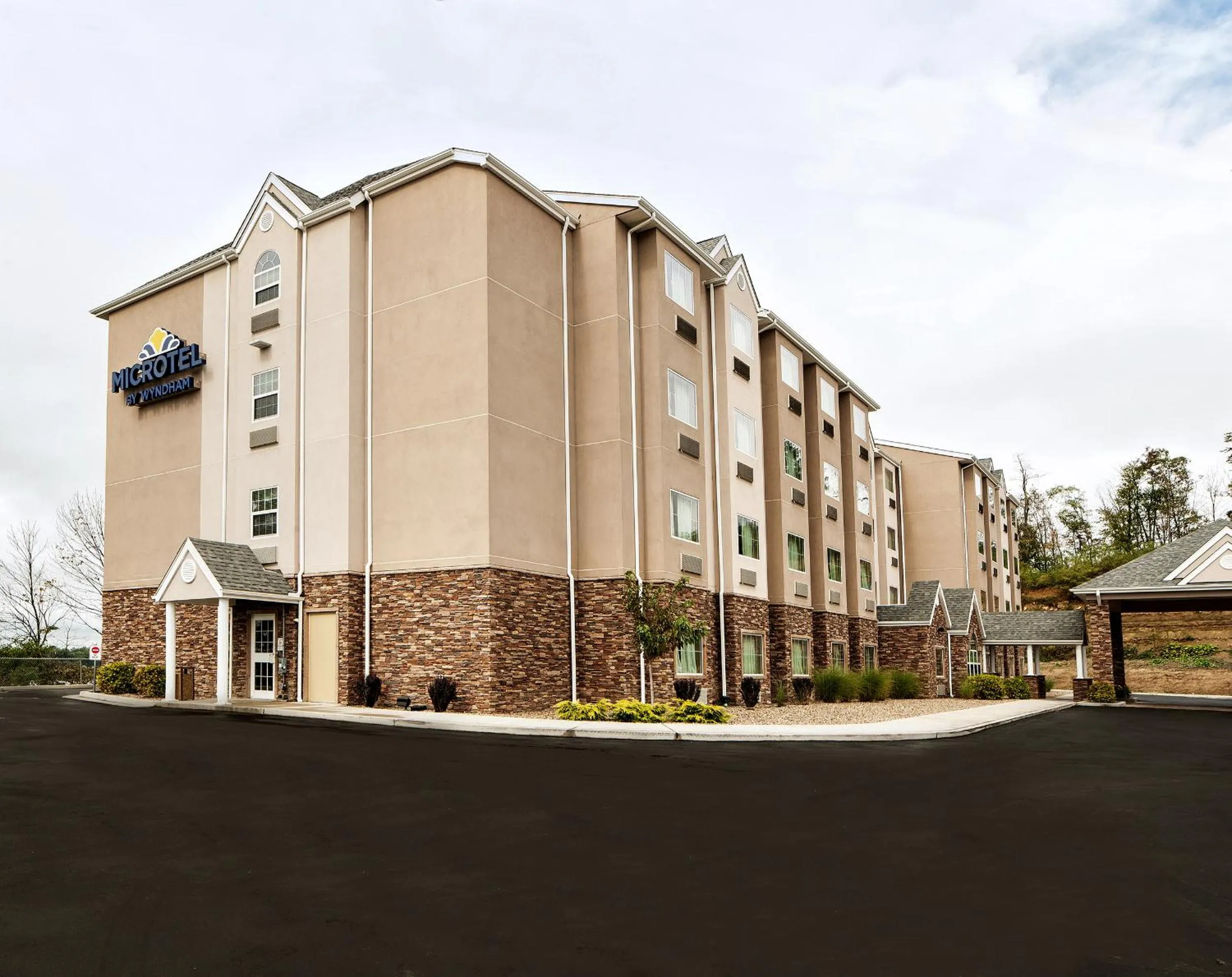 Facade/entrance in Microtel Inn & Suites by Wyndham St Clairsville - Wheeling