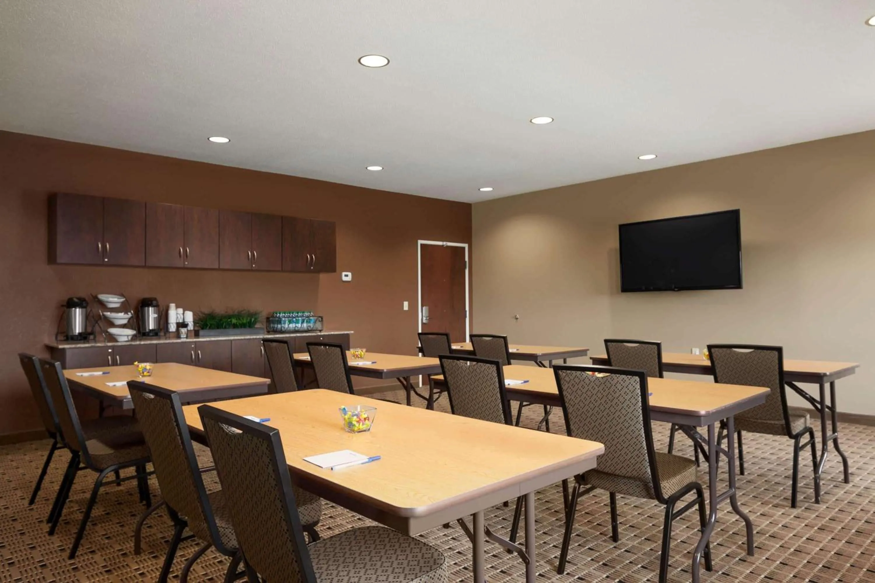Meeting/conference room in Microtel Inn & Suites by Wyndham St Clairsville - Wheeling
