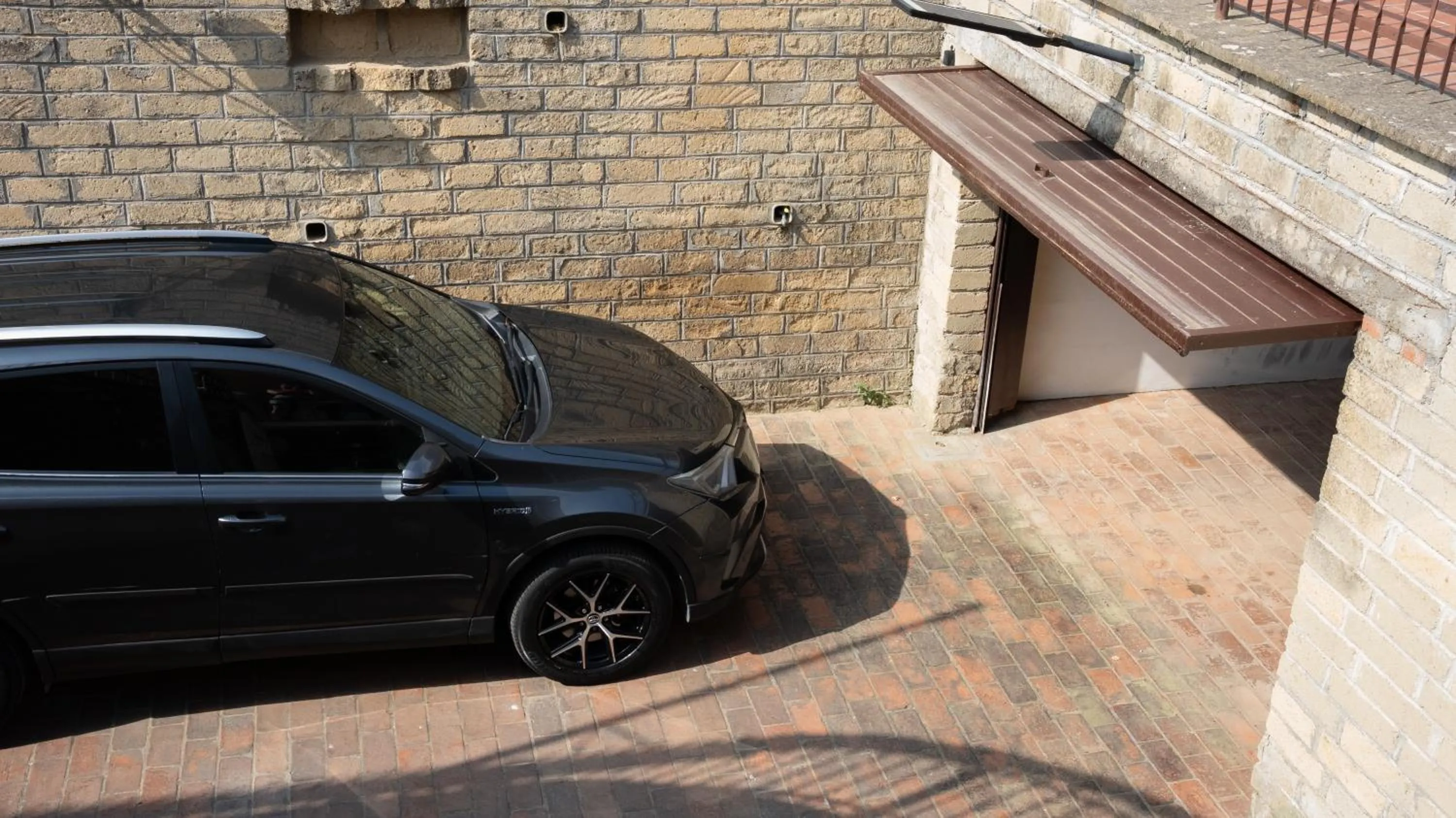 Parking in La Pedica B&B