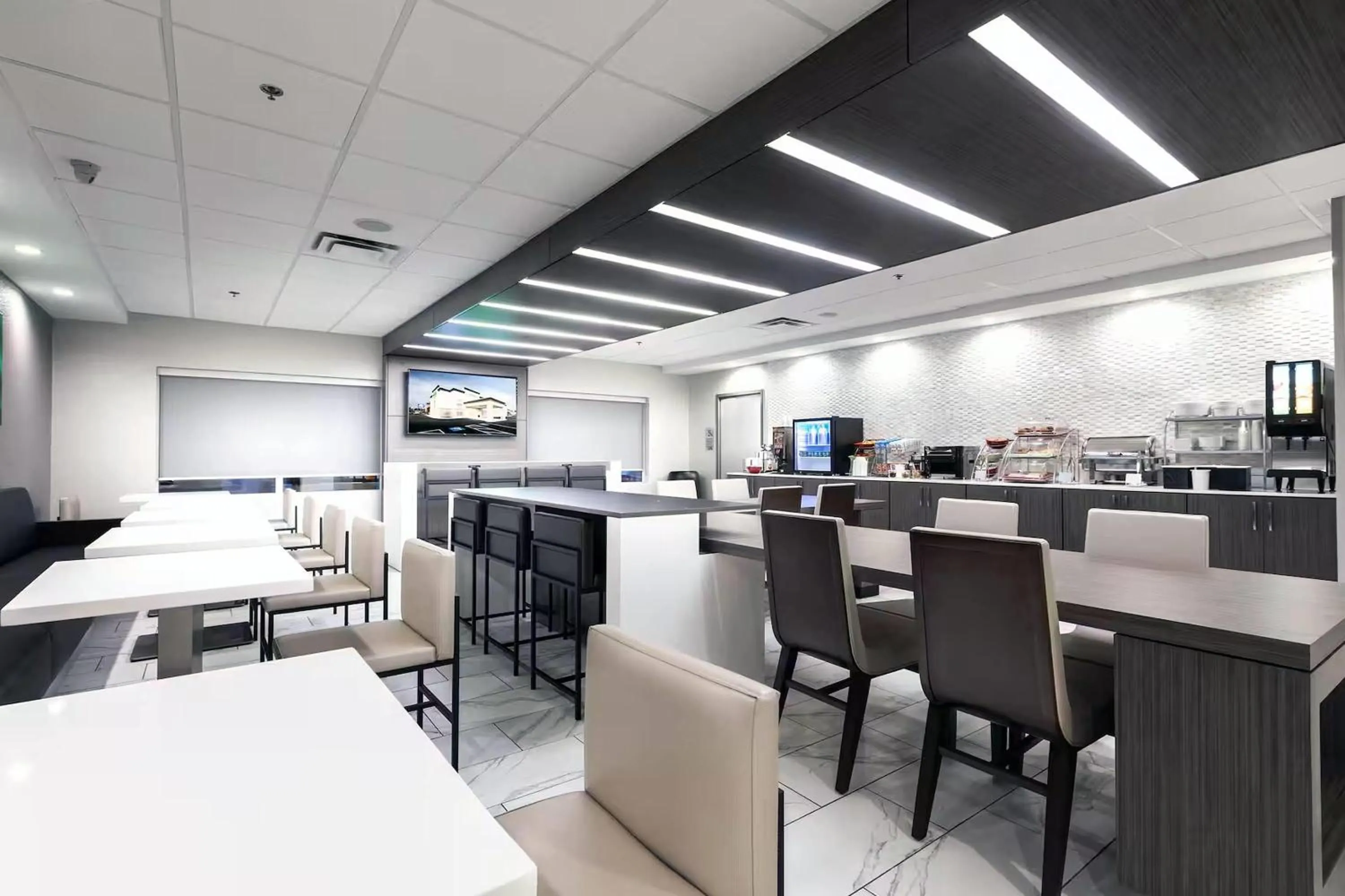 Bed in Wingate Augusta Washington Road by Wyndham