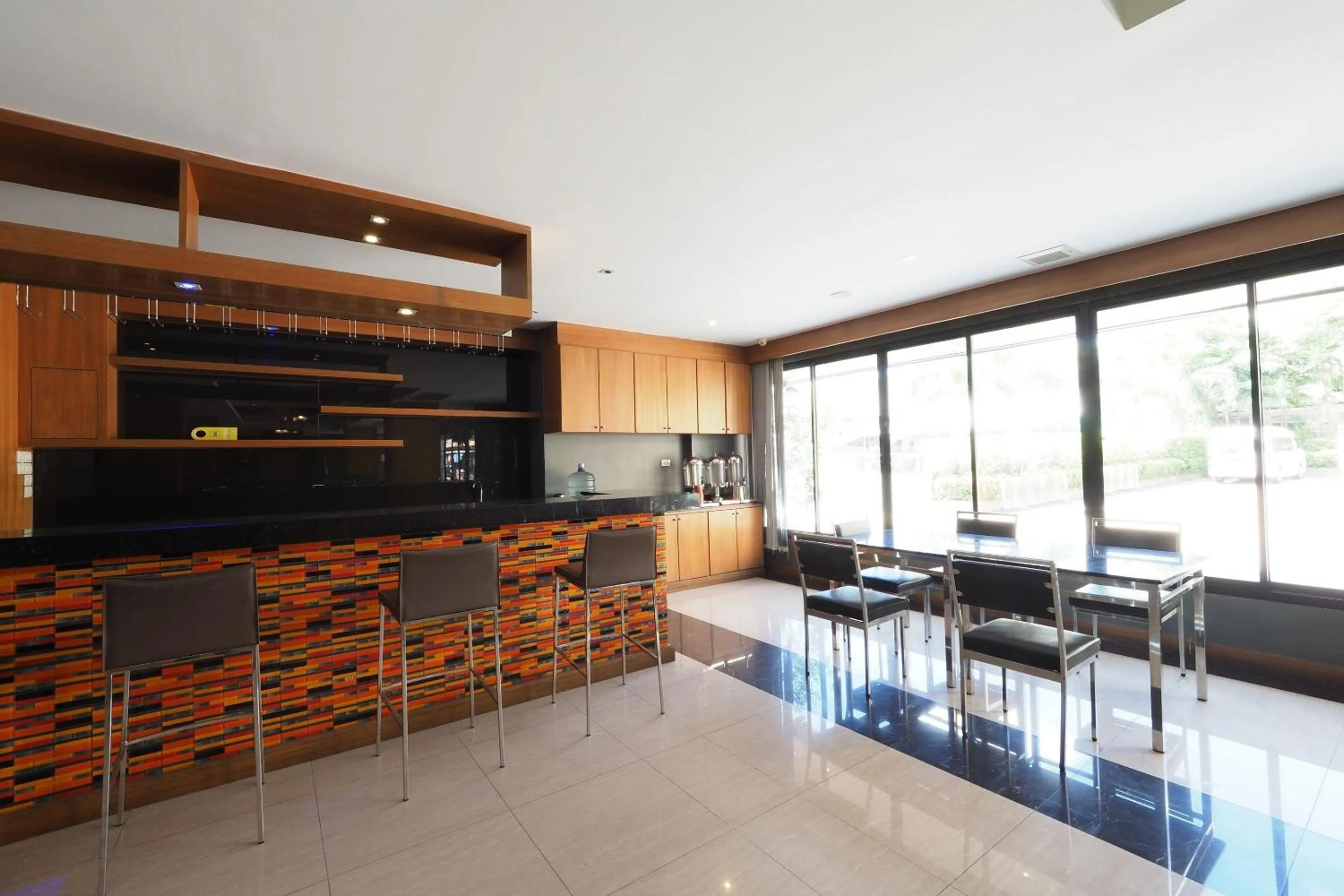 Restaurant/places to eat in The Sp Boutique Hotel