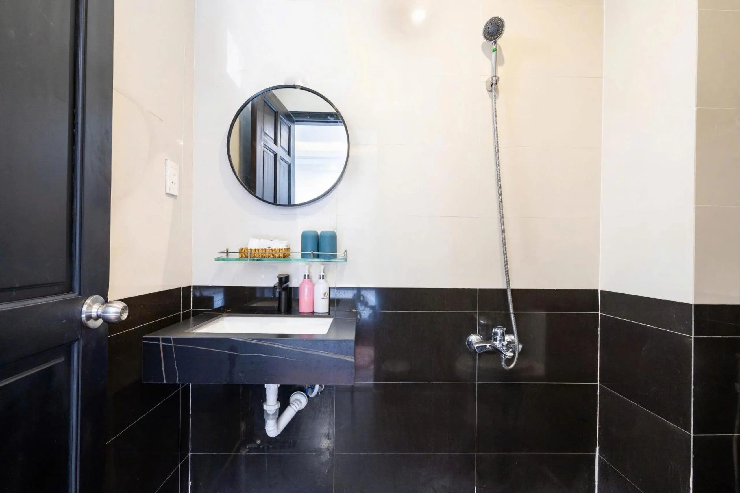 Bathroom in Nicecy Daily - Bui Vien Walking Street