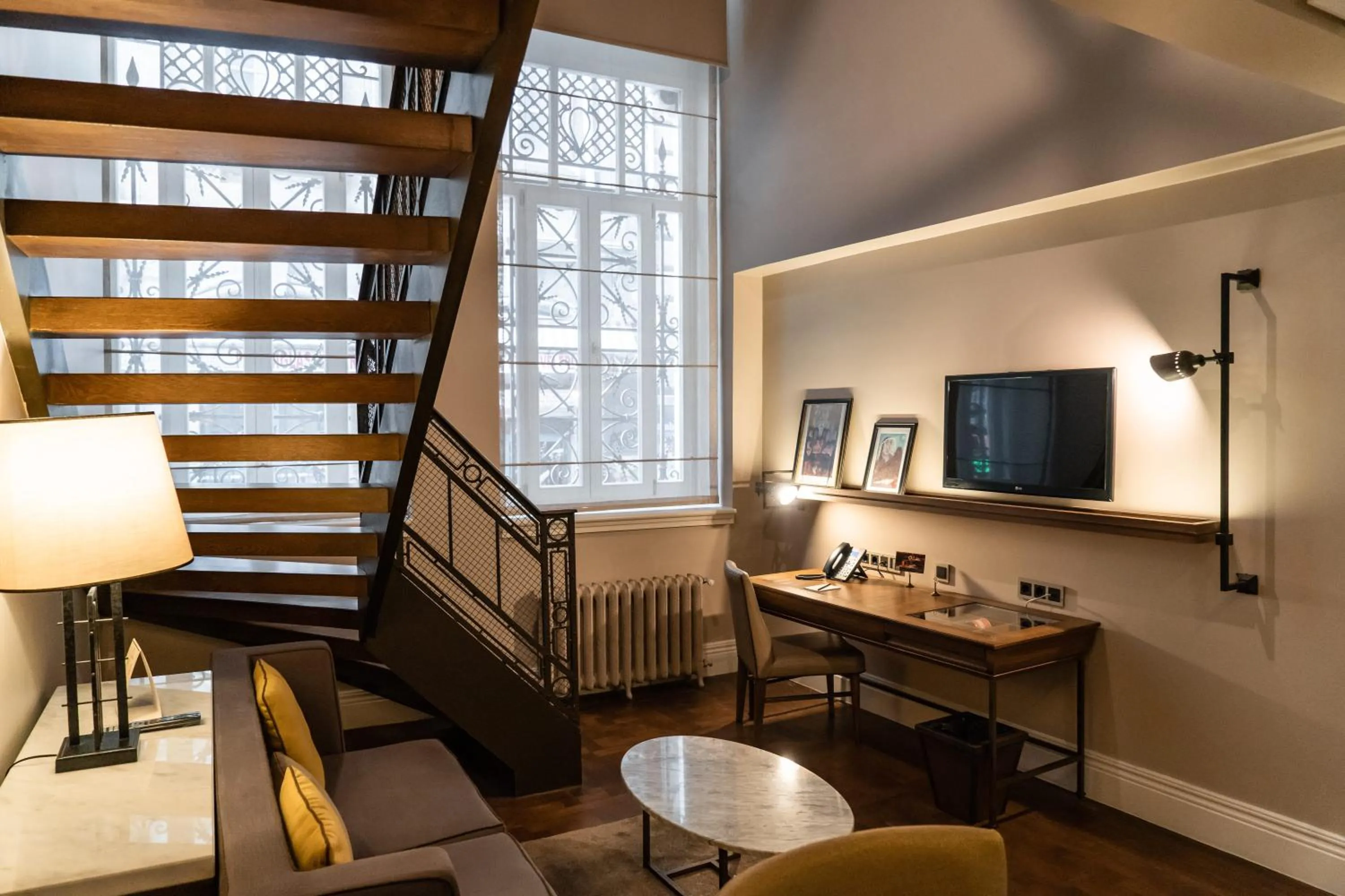 TV and multimedia in The Bank Hotel Istanbul, a Member of Design Hotels