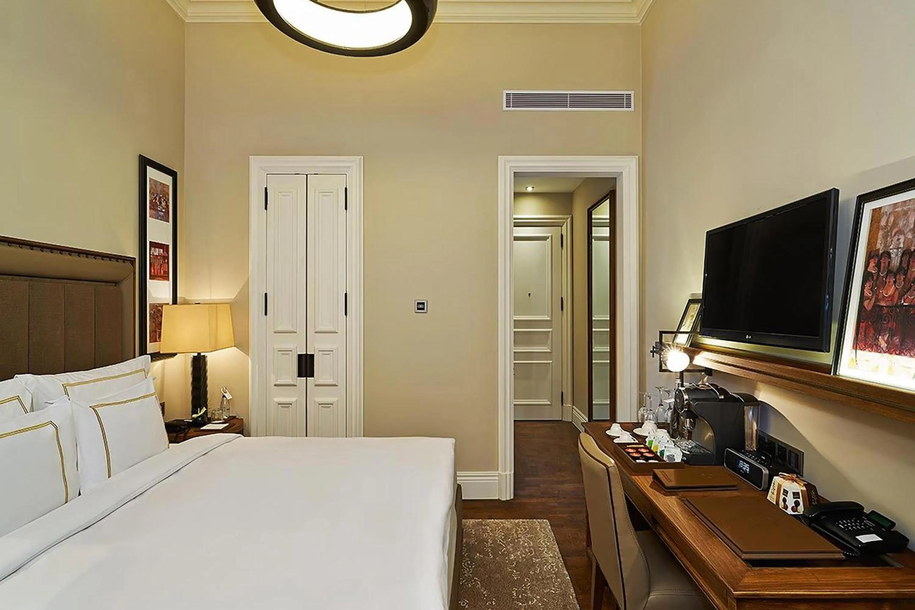 Photo of the whole room, Bed in The Bank Hotel Istanbul, a Member of Design Hotels