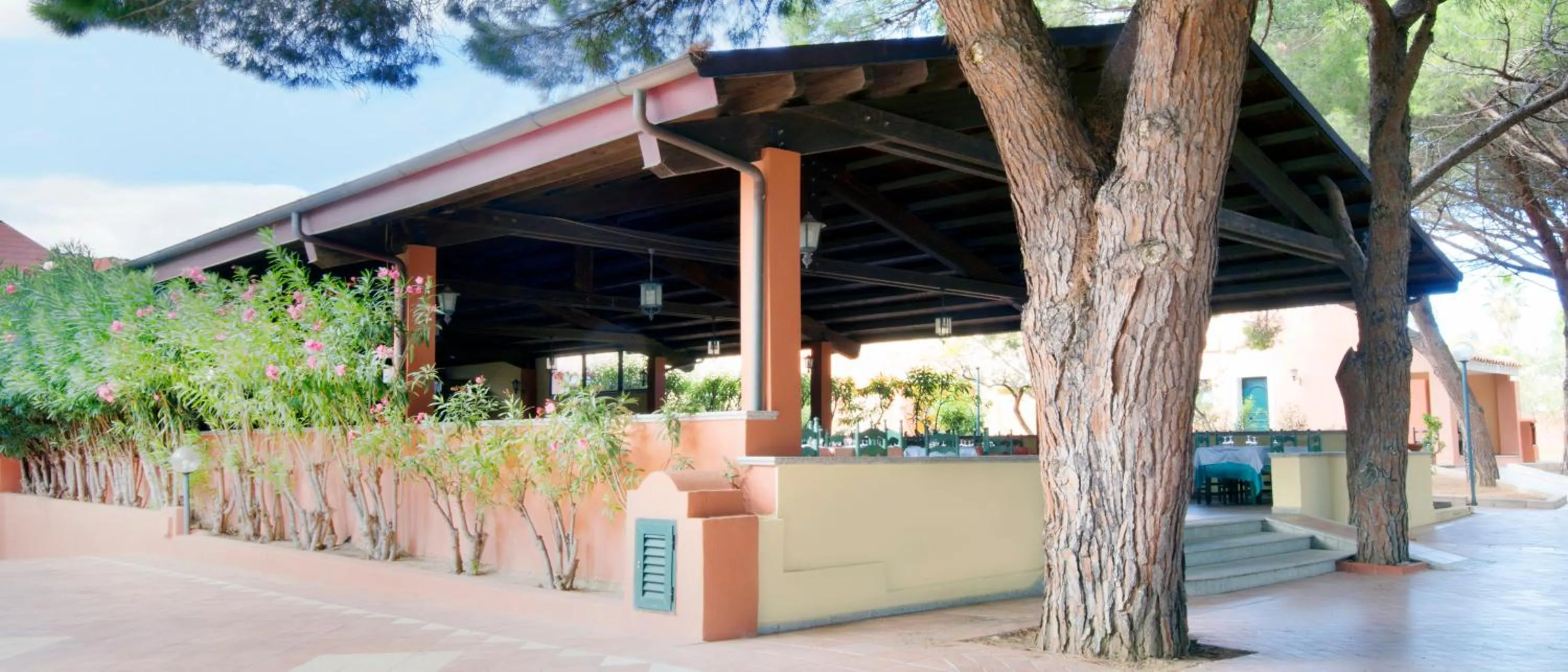 Restaurant/places to eat in Club Hotel Marina Seada Beach