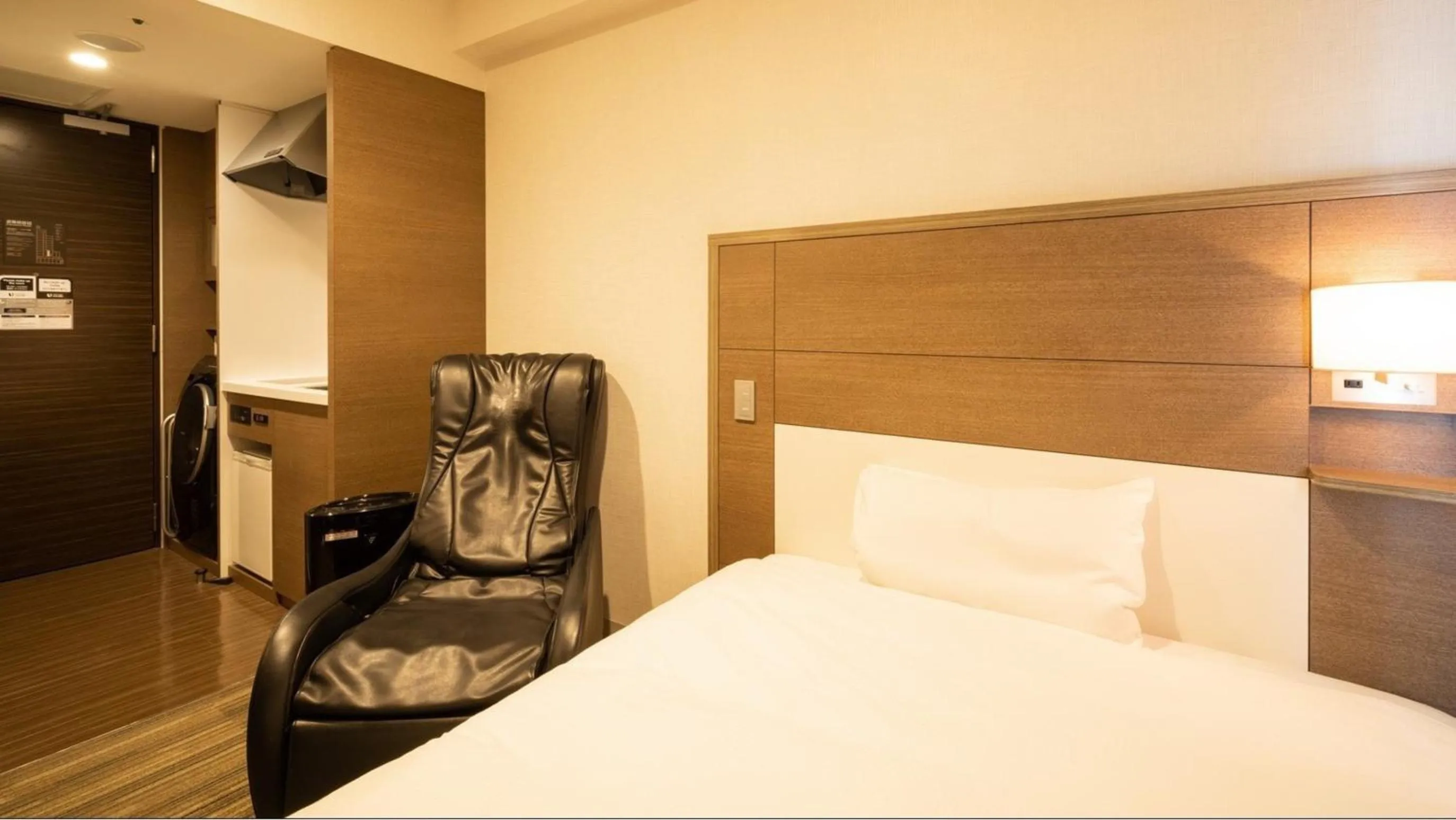 Bedroom, Bed in Via Inn Higashiginza