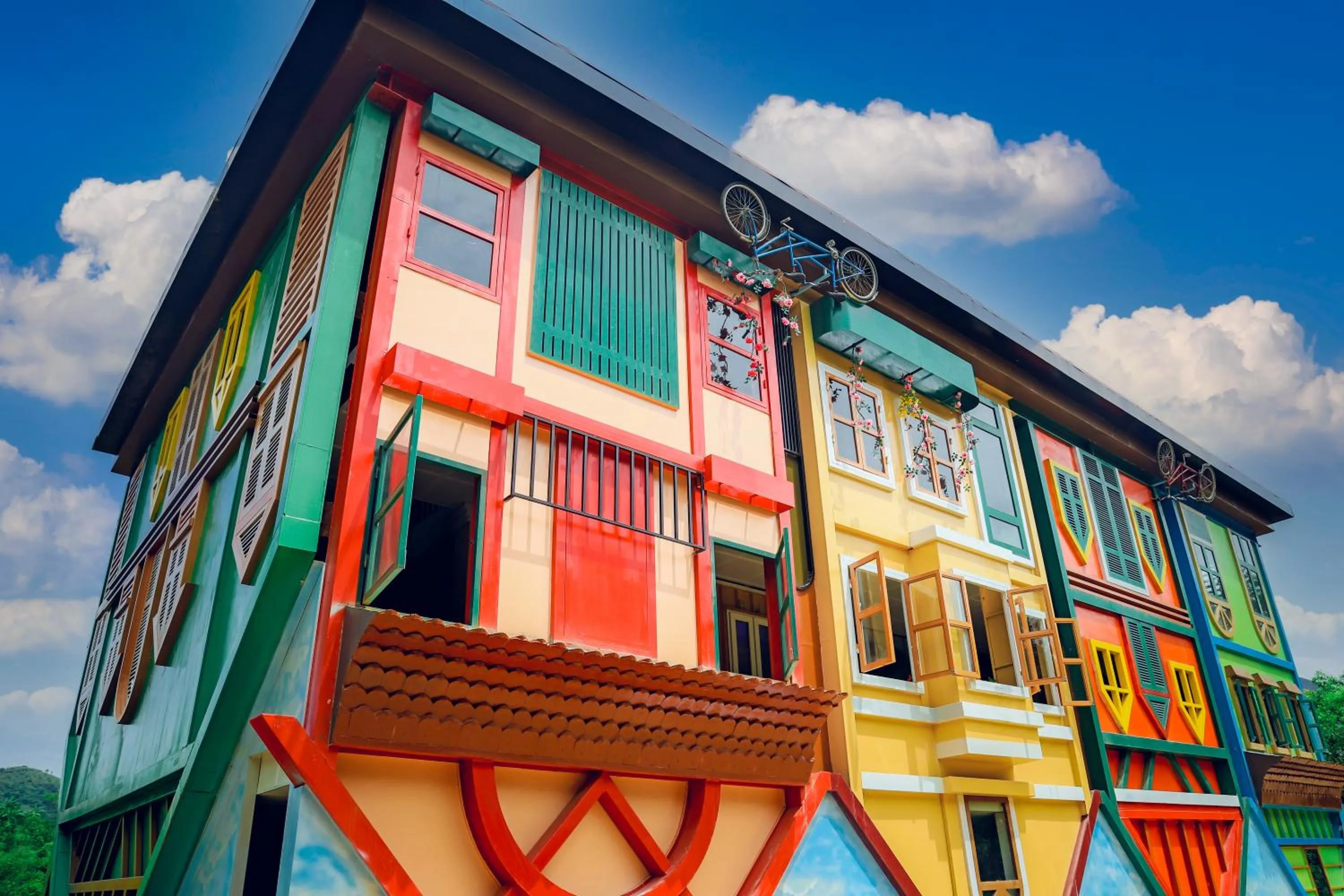 Property building in MEDDOM Park