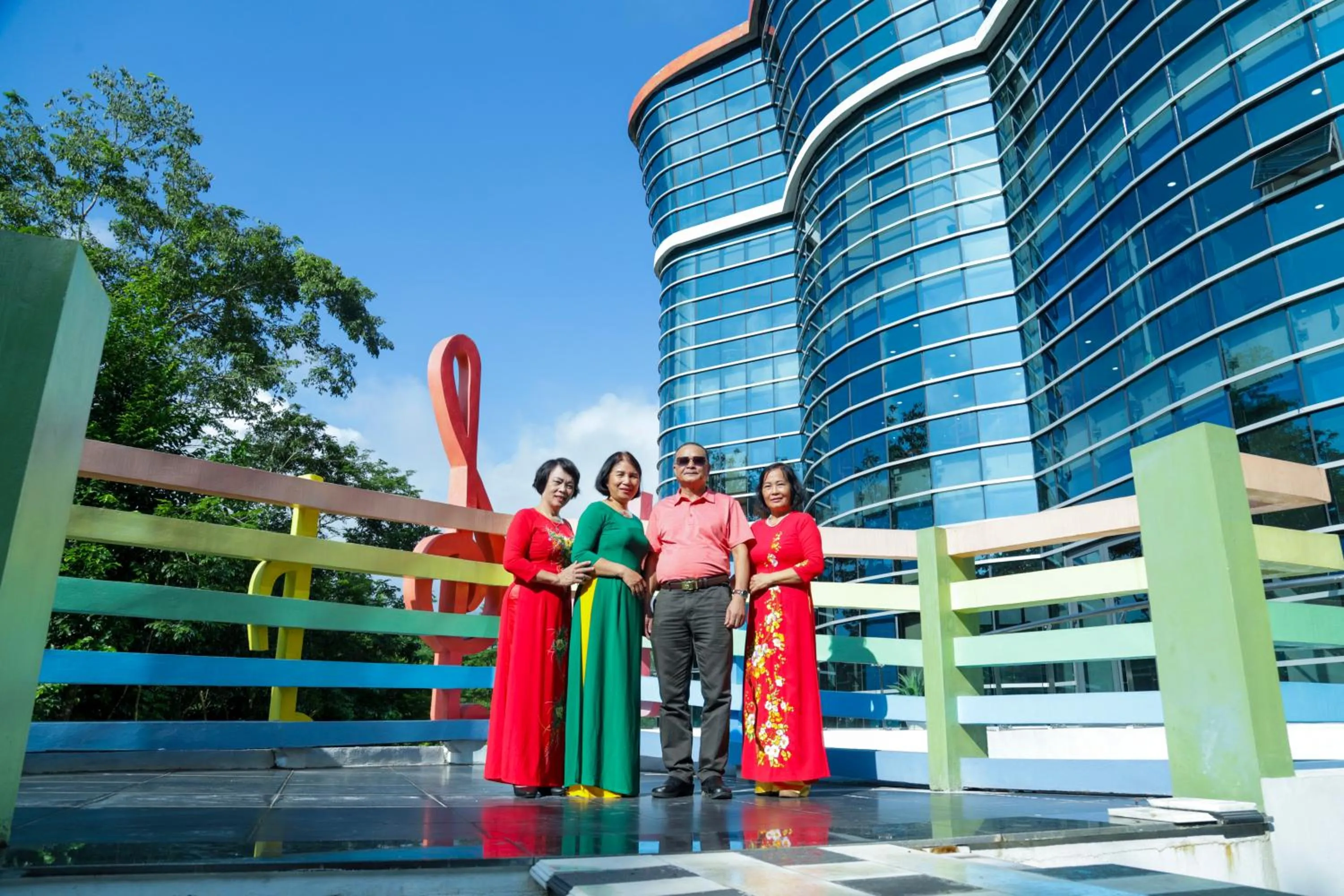 Property building in MEDDOM Park