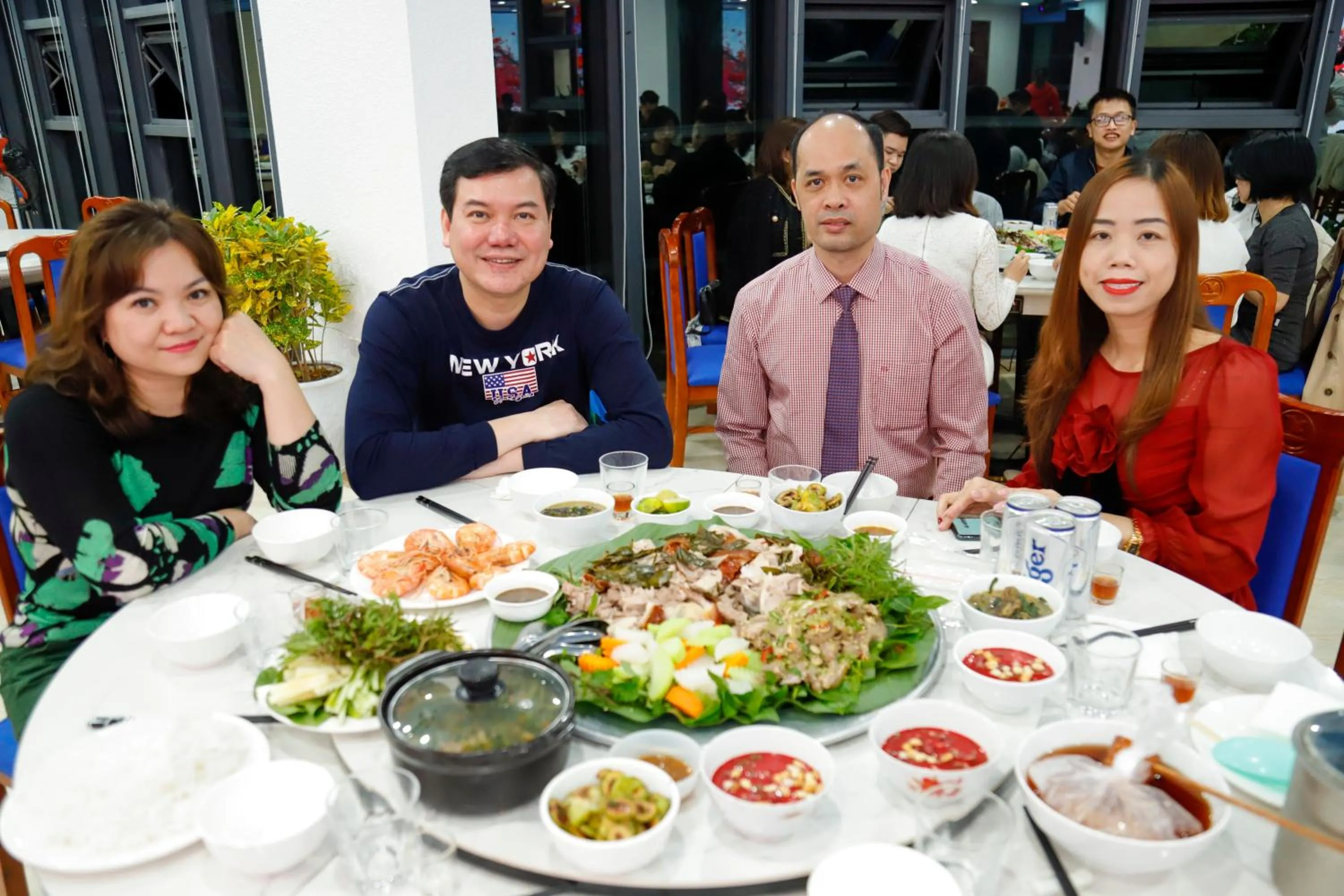 Restaurant/places to eat in MEDDOM Park