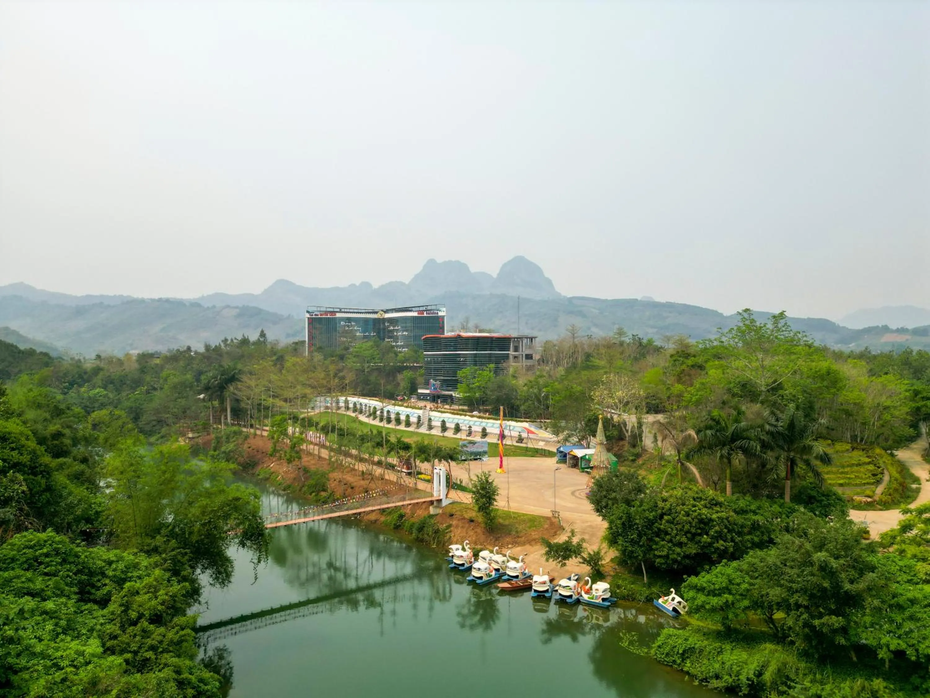 Property building in MEDDOM Park