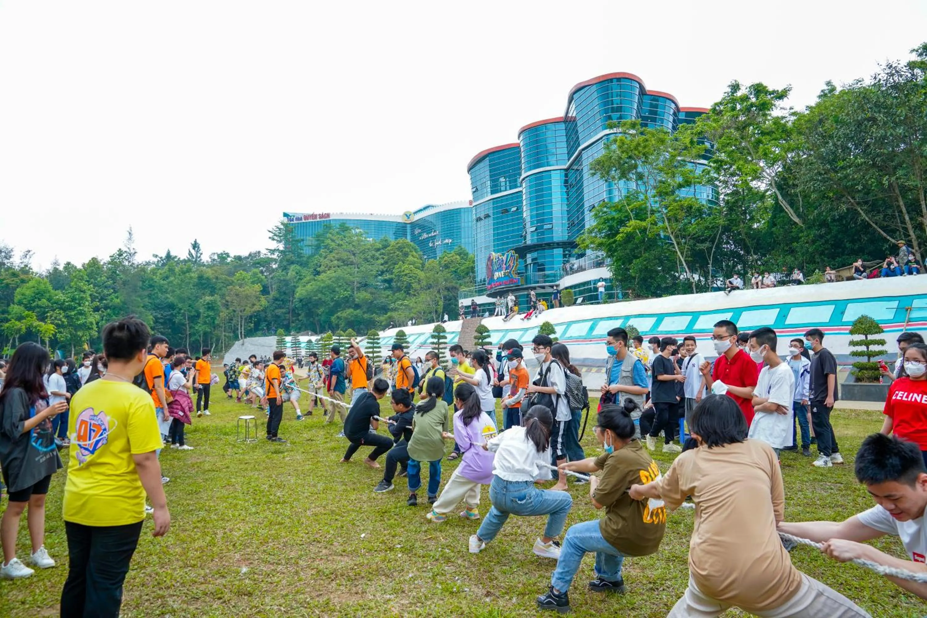Property building in MEDDOM Park