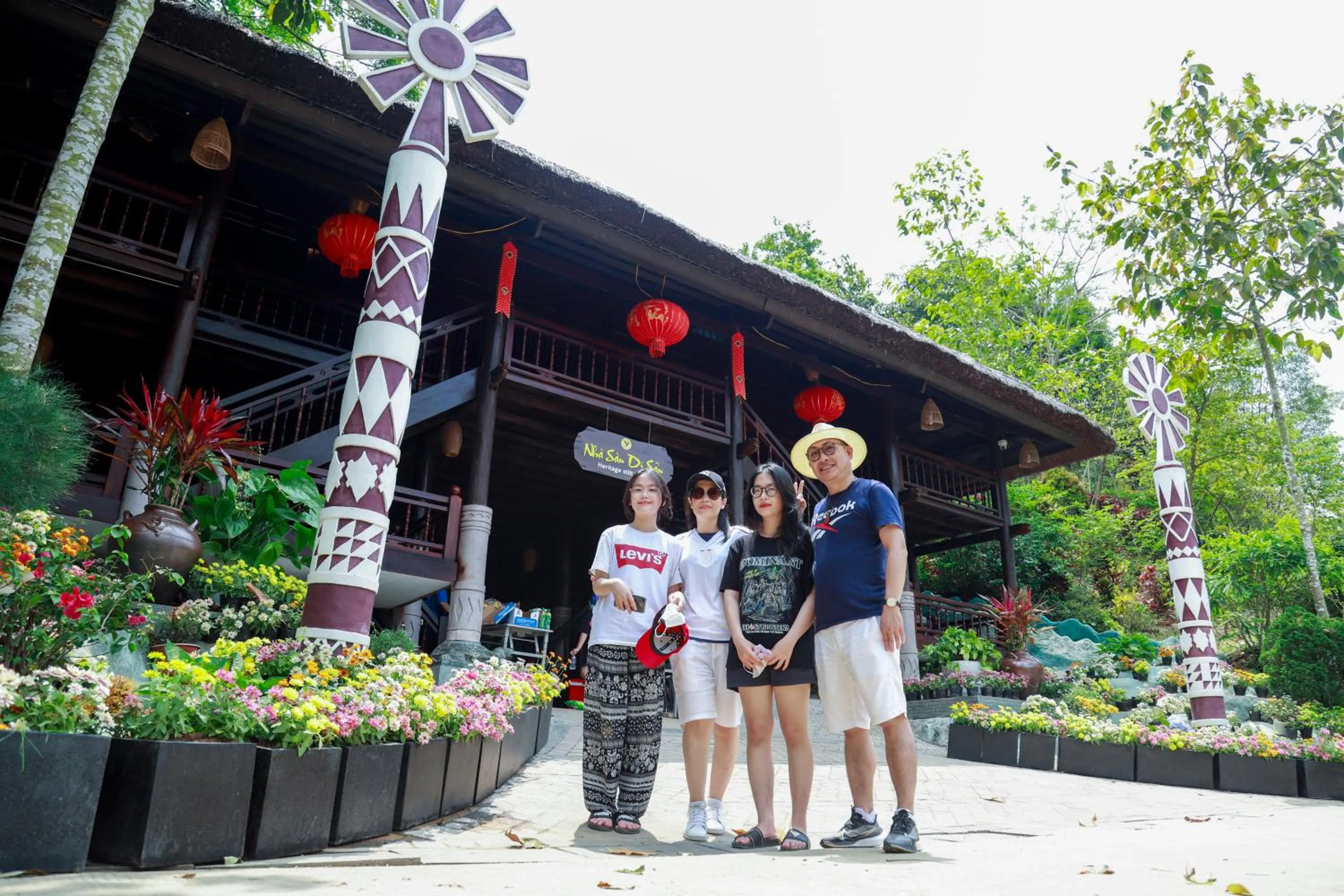 Property building in MEDDOM Park