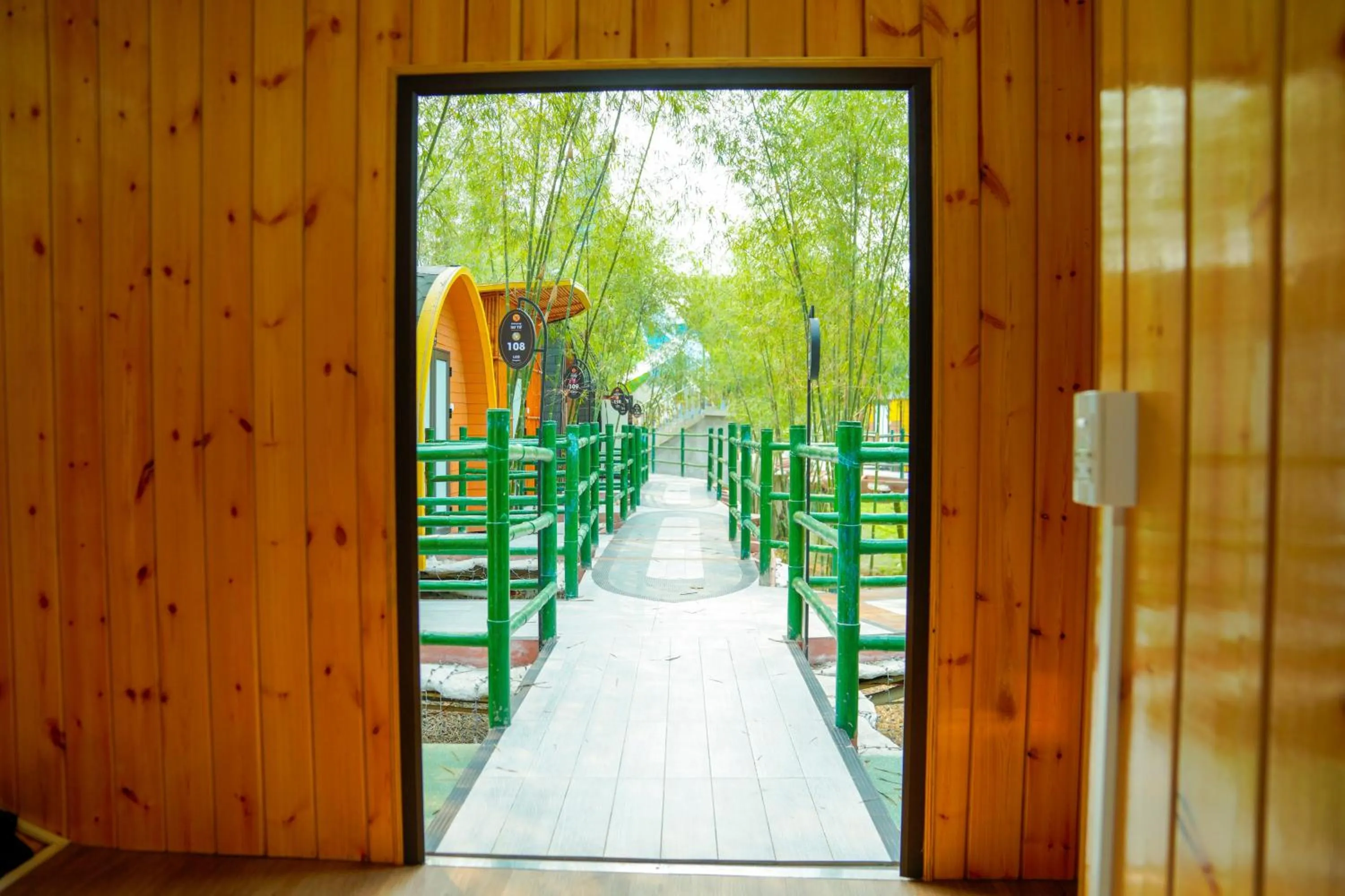 Property building in MEDDOM Park