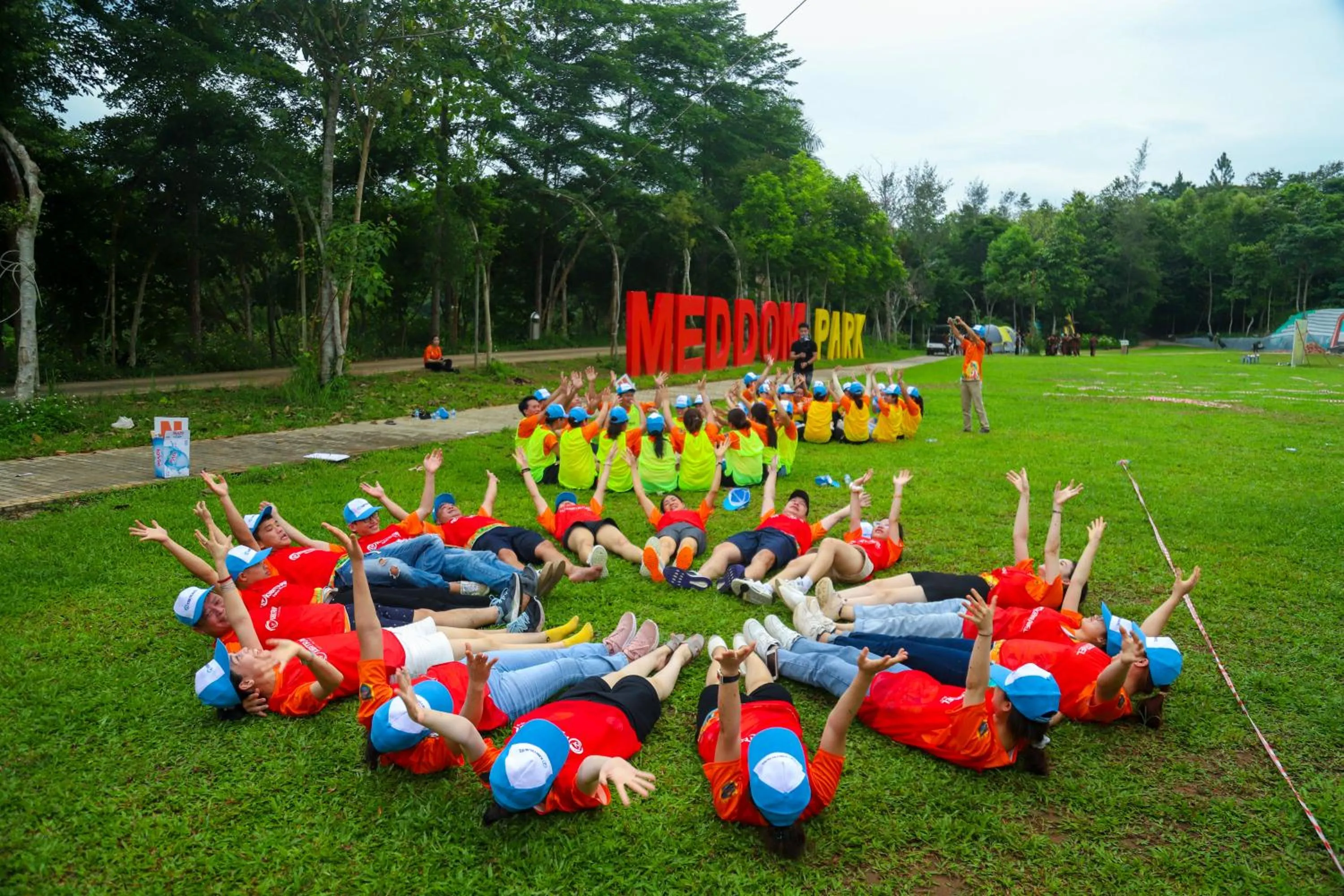 Property building in MEDDOM Park