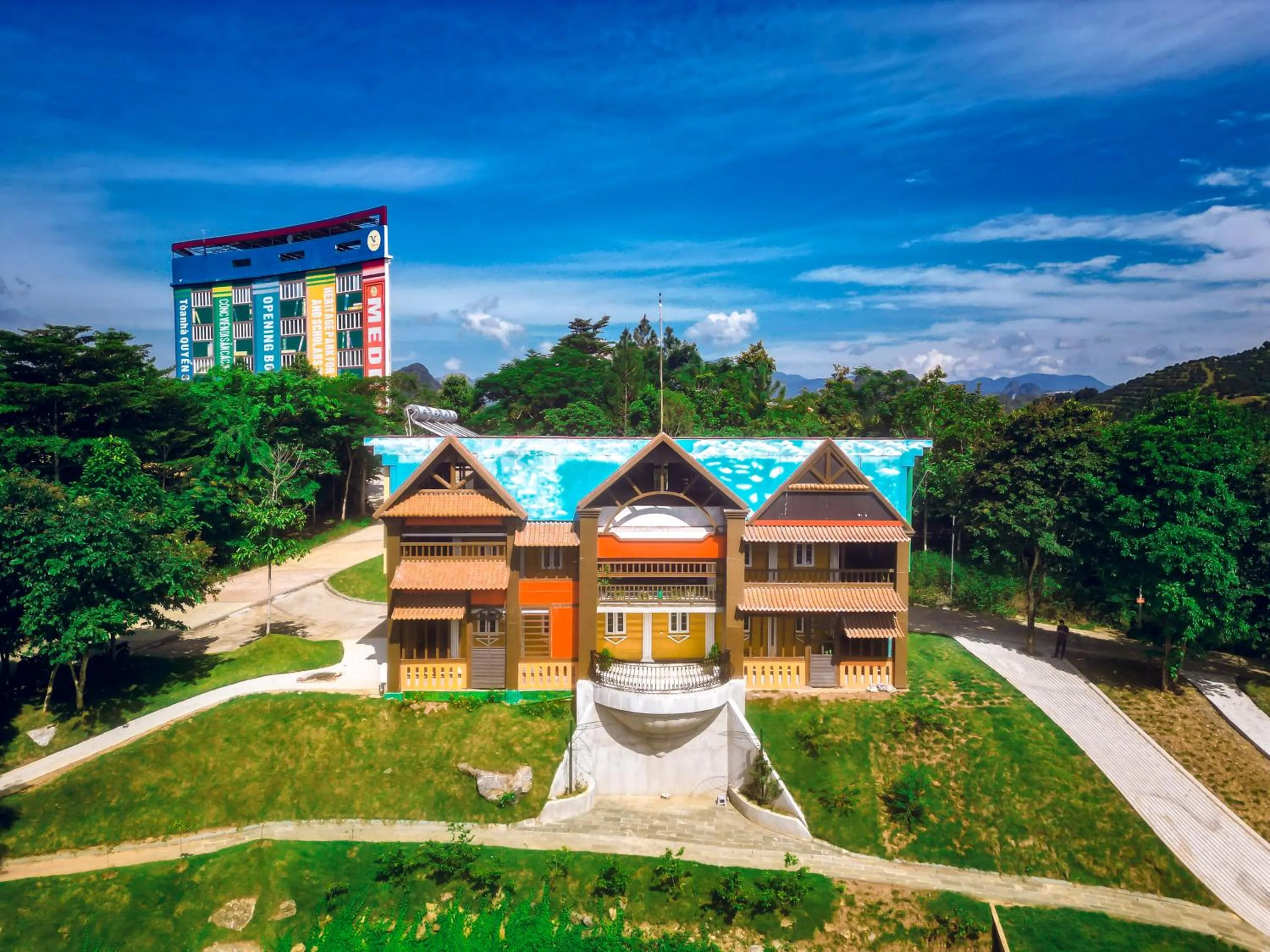 Property building in MEDDOM Park