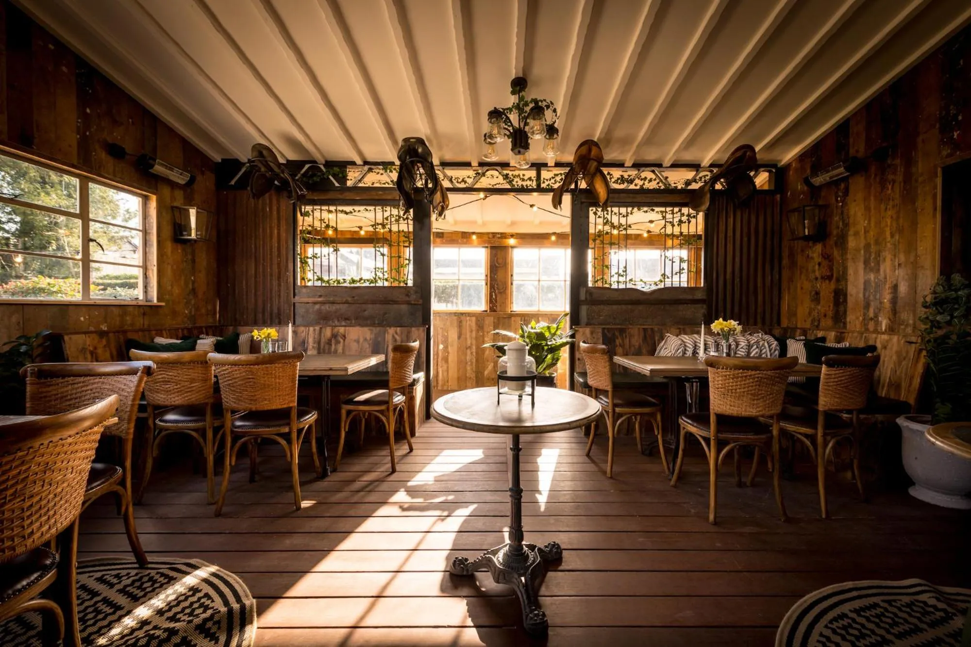 Restaurant/places to eat in The Queen's Arms