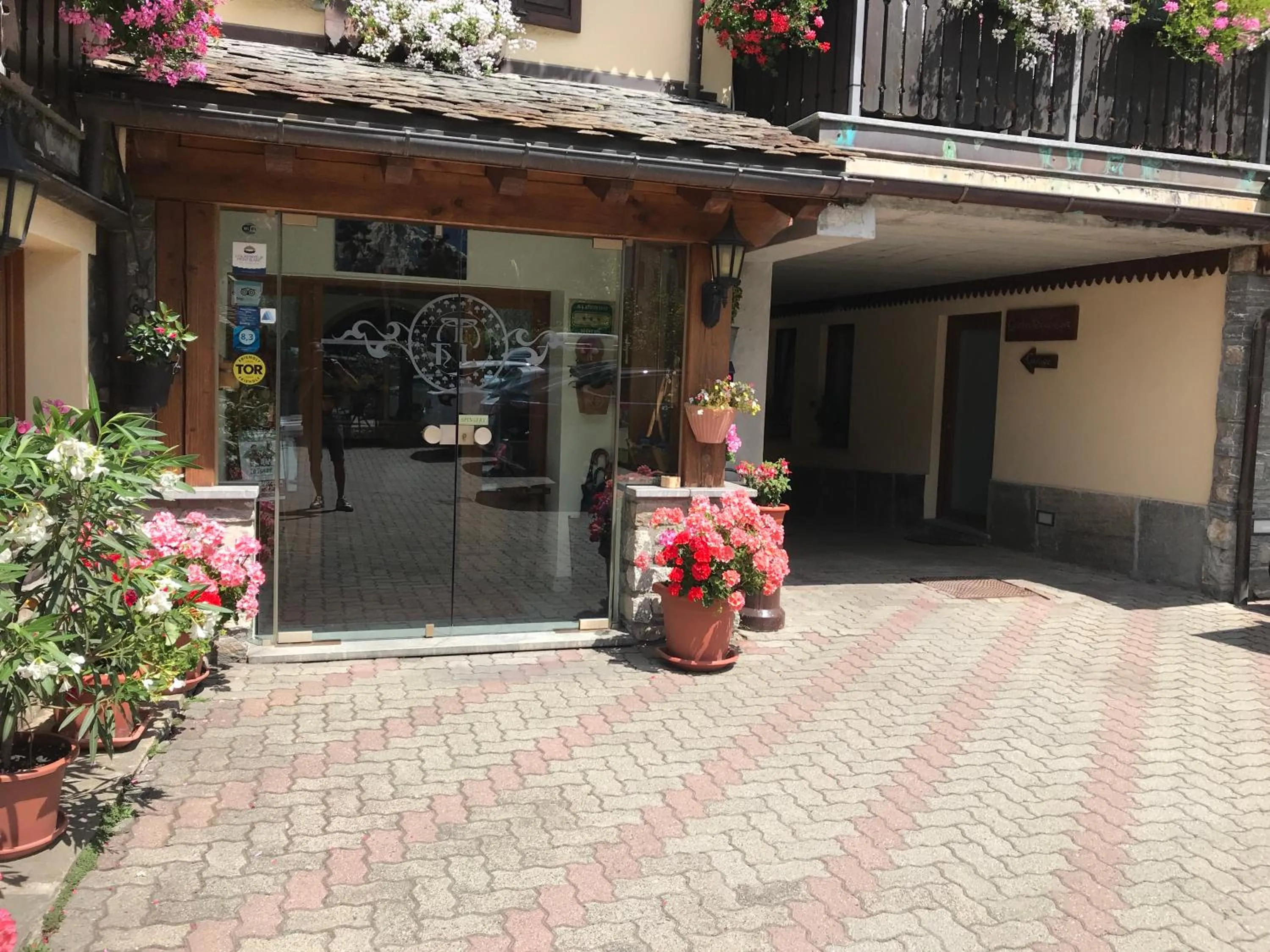 Property building in Maison Laurent