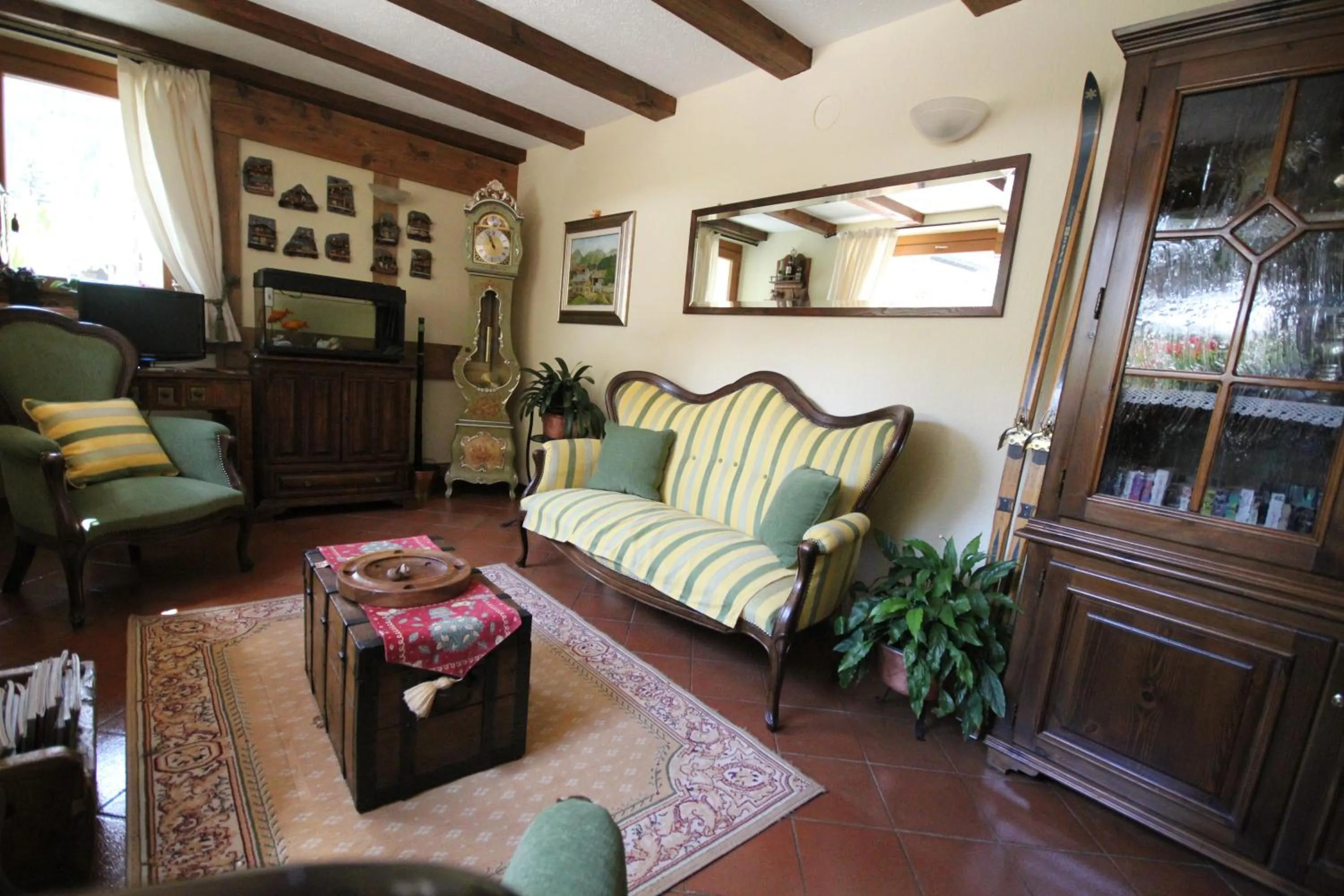Communal lounge/ TV room in Maison Laurent