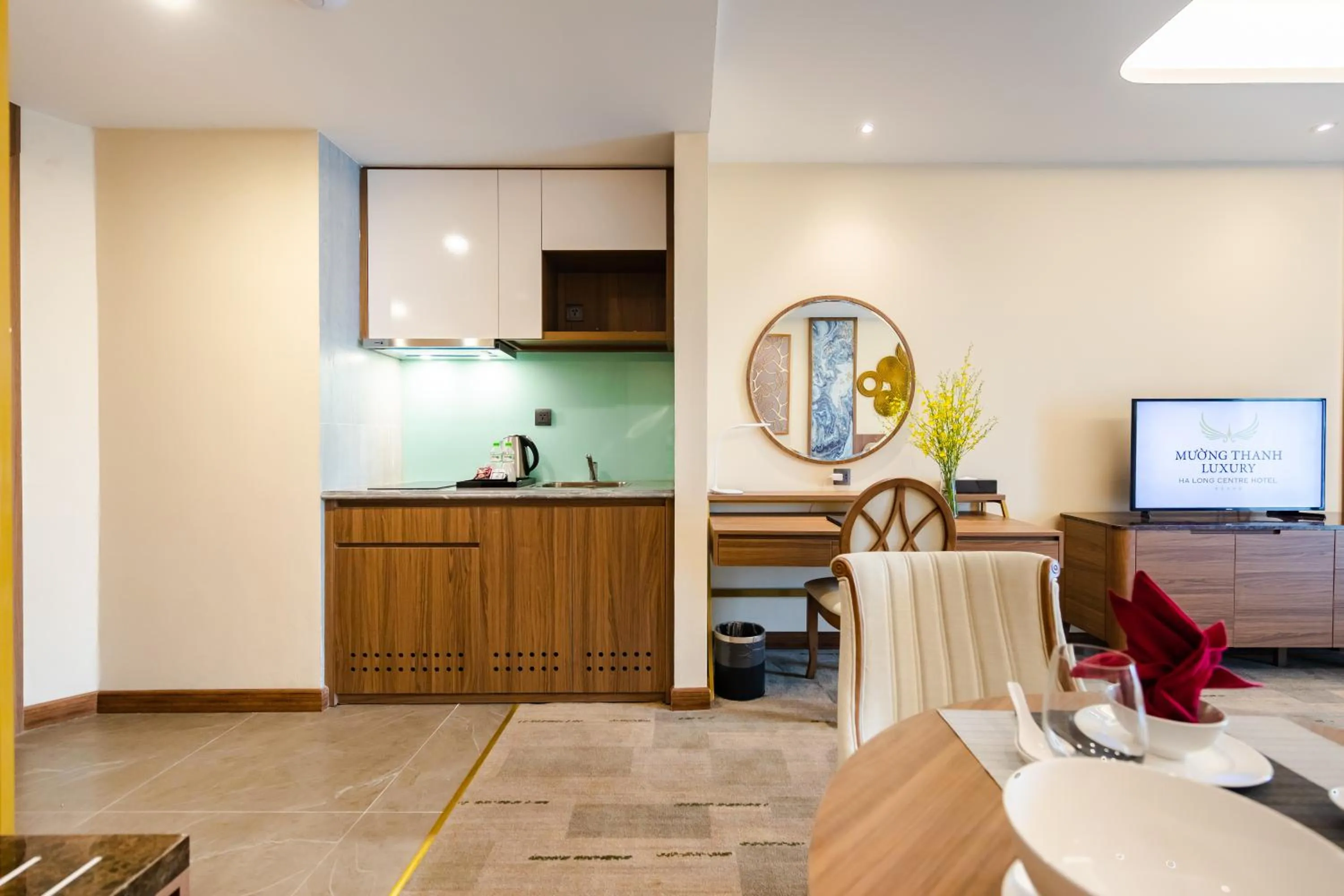 Kitchen or kitchenette in Muong Thanh Luxury Ha Long Centre II