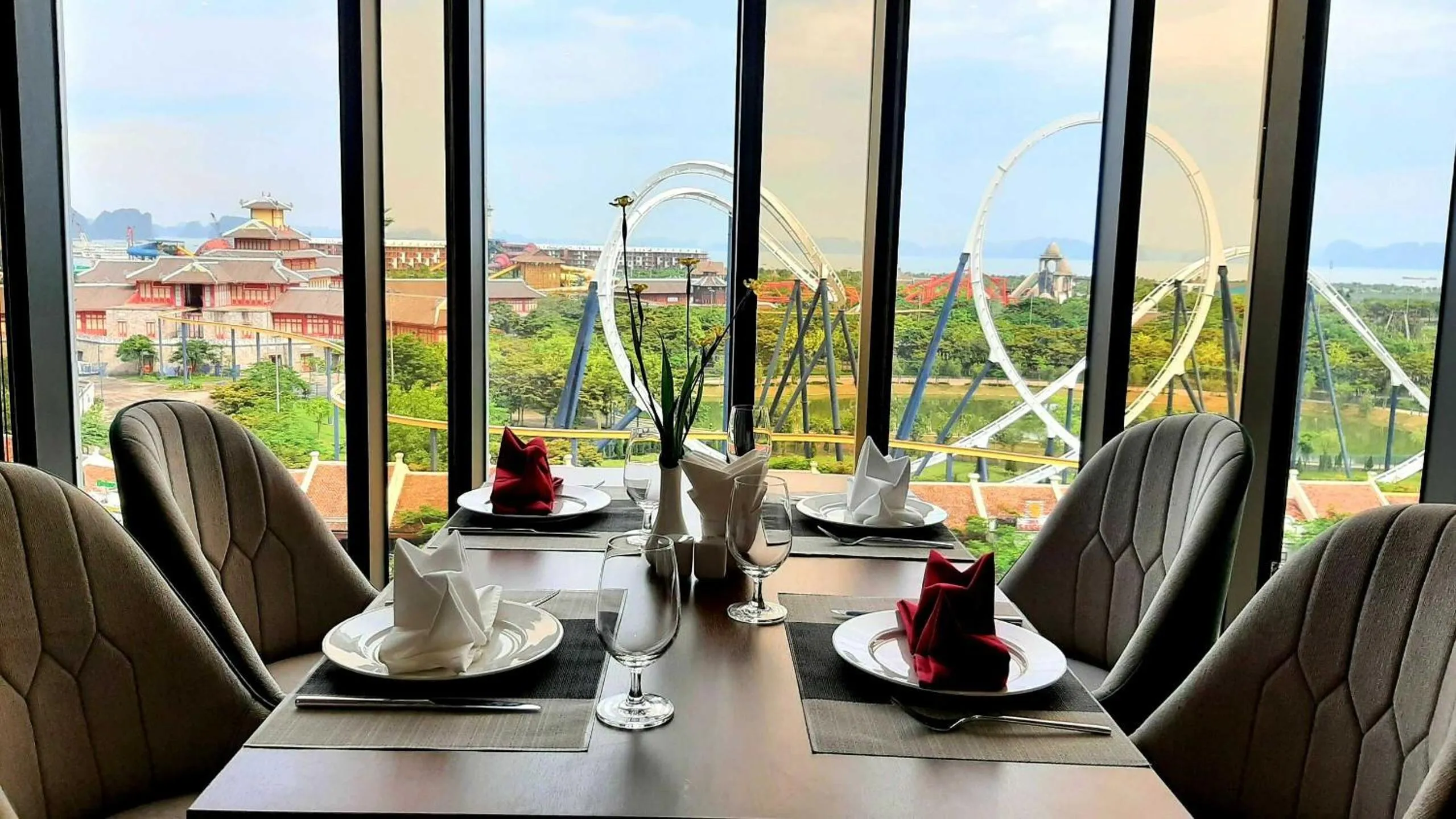 Restaurant/places to eat in Muong Thanh Luxury Ha Long Centre II