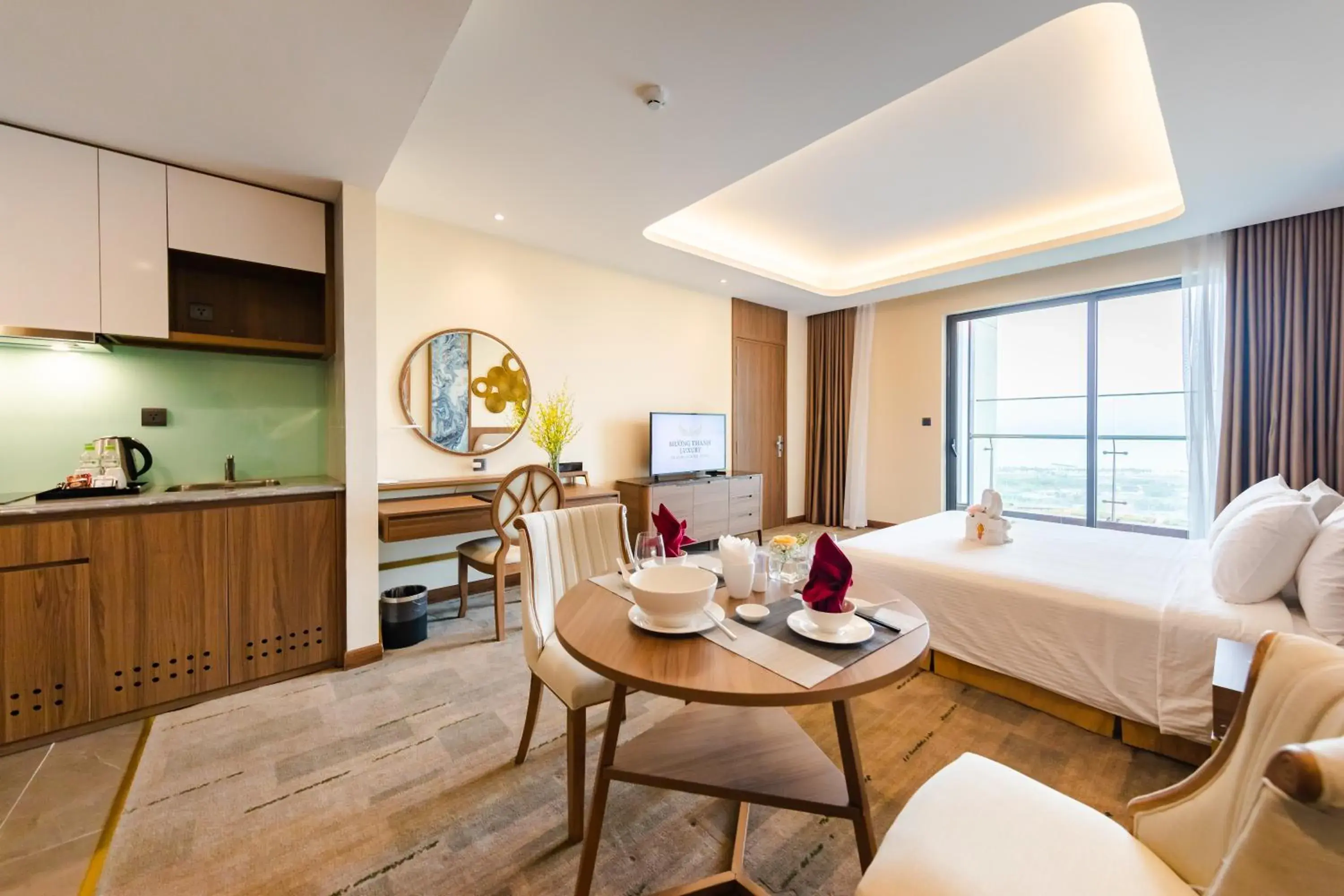 King Studio with Sea View in Muong Thanh Luxury Ha Long Centre II King Studio with Sea View in Muong Thanh Luxury Ha Long Centre II
