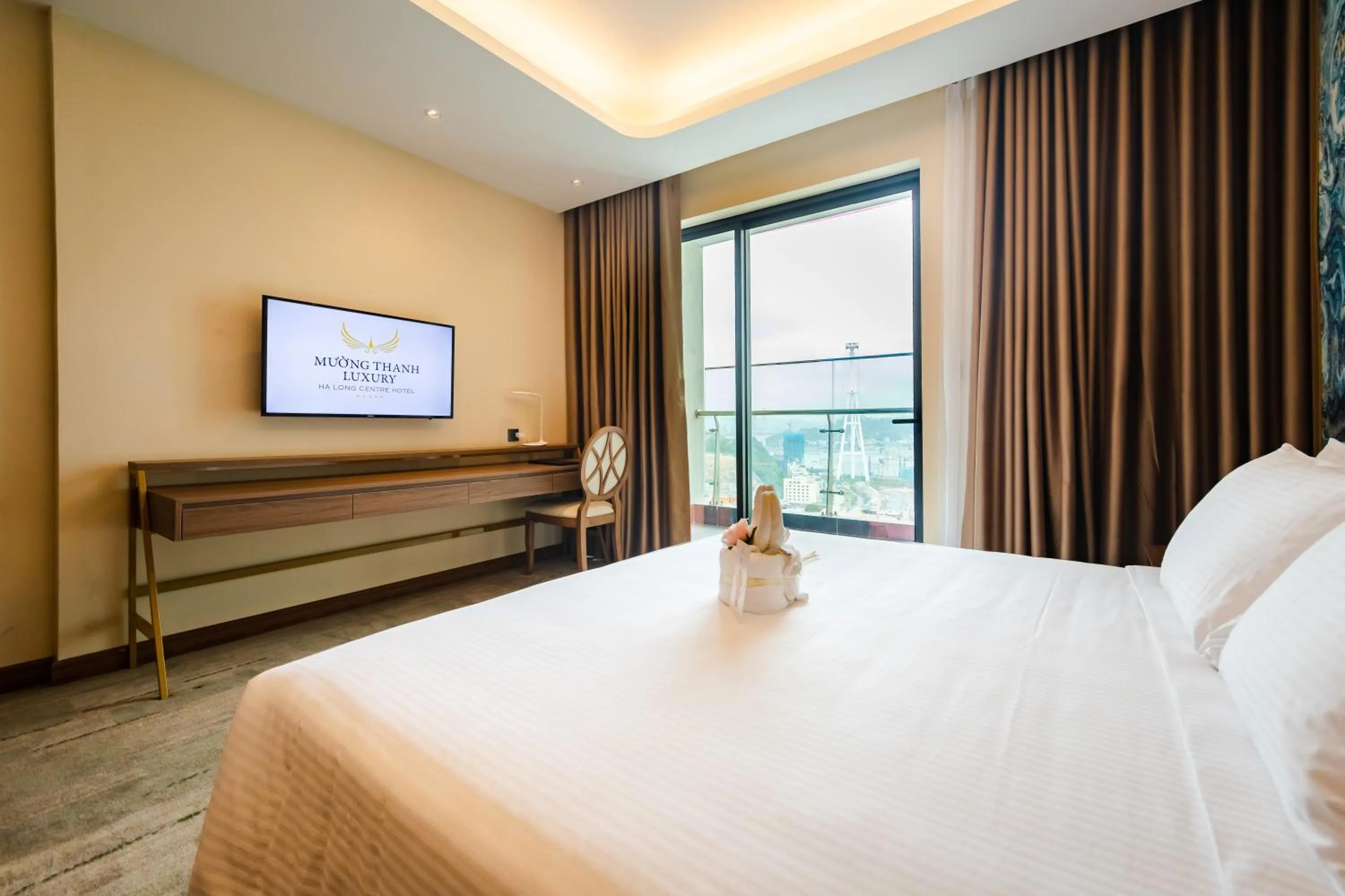 Bedroom in Muong Thanh Luxury Ha Long Centre II