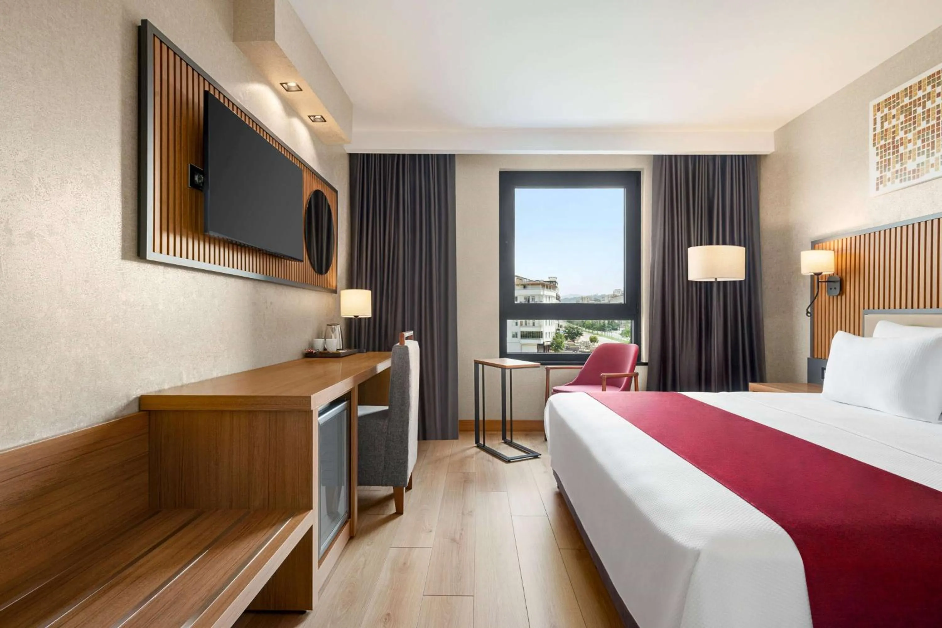 Photo of the whole room, Bed in Ramada Plaza by Wyndham Ordu