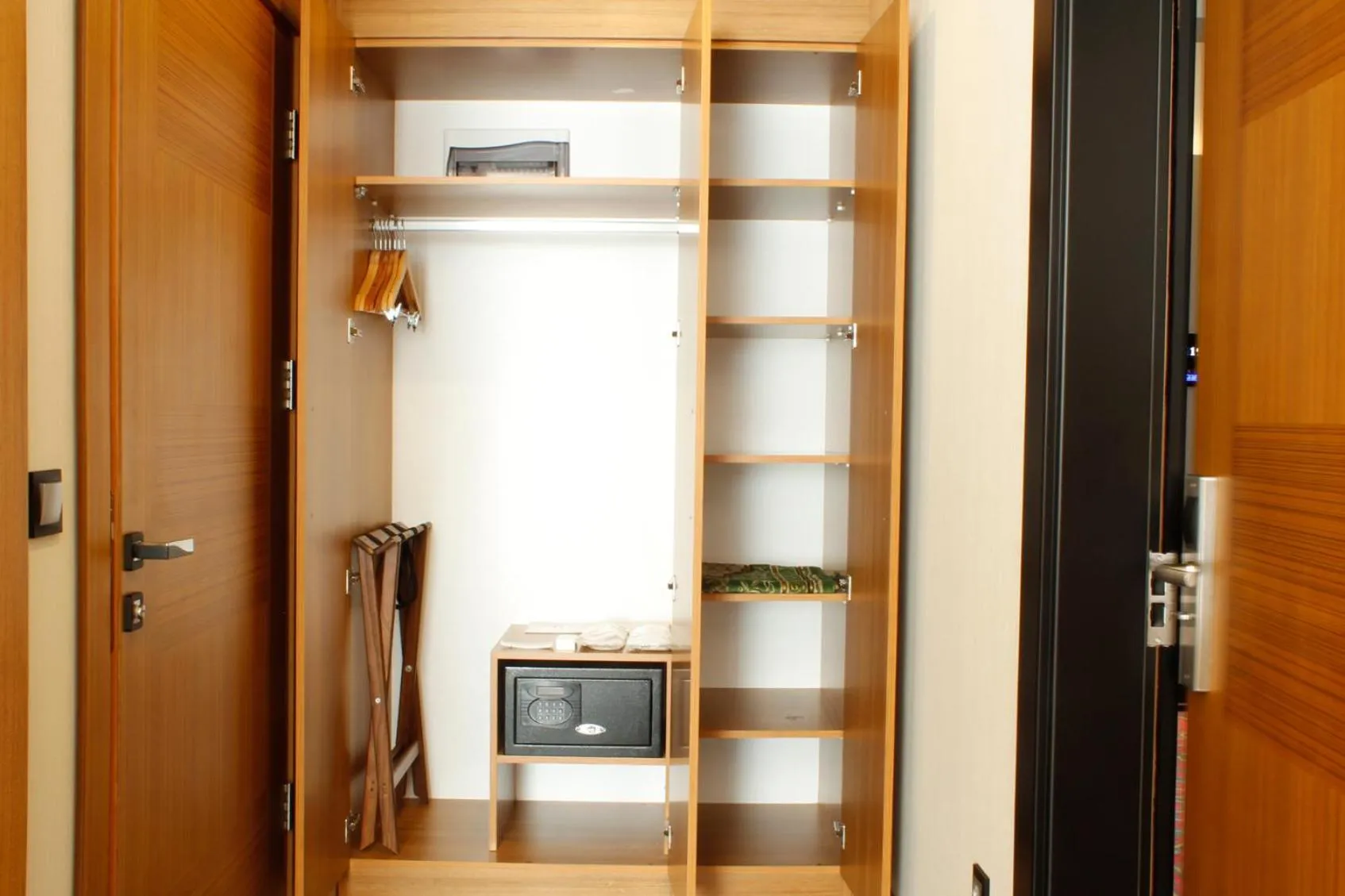 wardrobe in Ramada Plaza by Wyndham Ordu