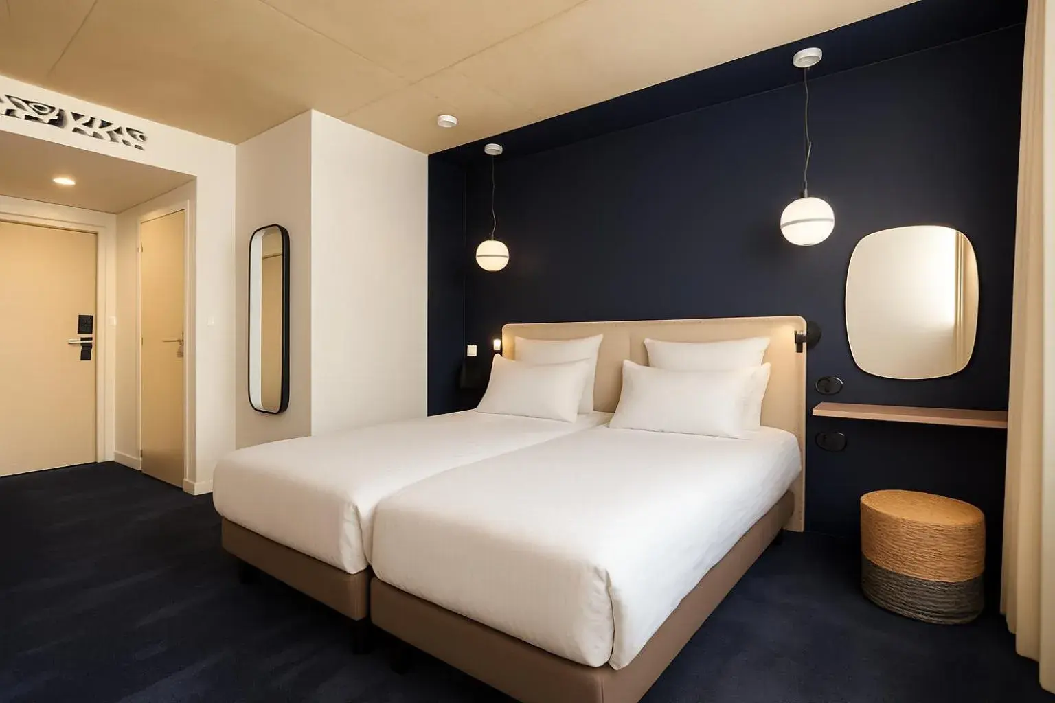 Standard Room 2 Single Beds in Golden Tulip Hotel & Rooftop Martigues Provence Standard Room 2 Single Beds in Golden Tulip Hotel & Rooftop Martigues Provence